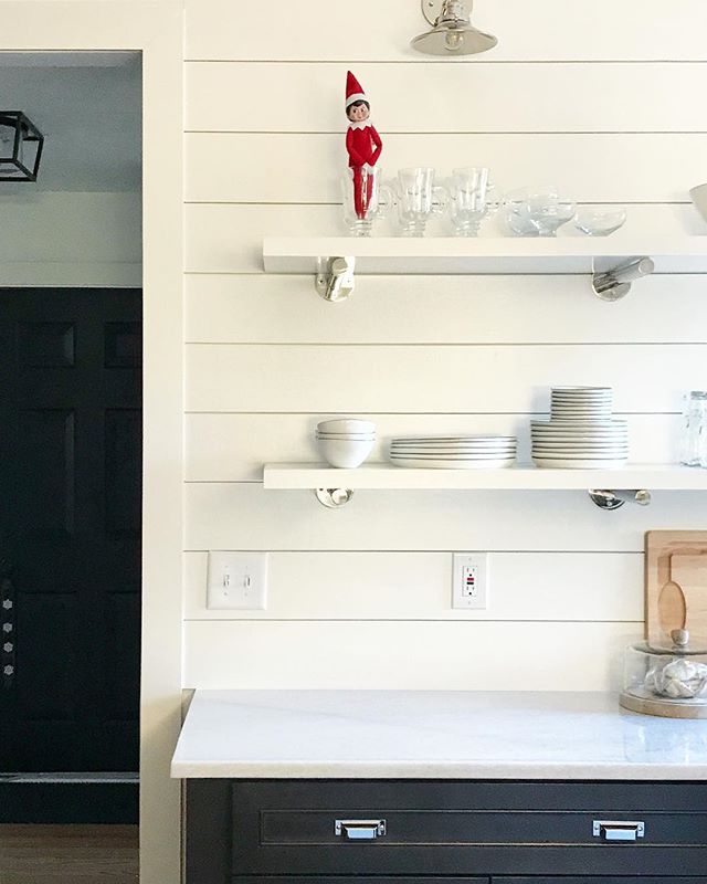 &ldquo;Toys&rdquo; The Elf has officially appeared on the shelf ✨
.
.
.
.
#kitchendesign #interiordesign #interiordesigner #treesidelane #restorationhardware #magnoliahome #christmasdecor #elfontheshelf