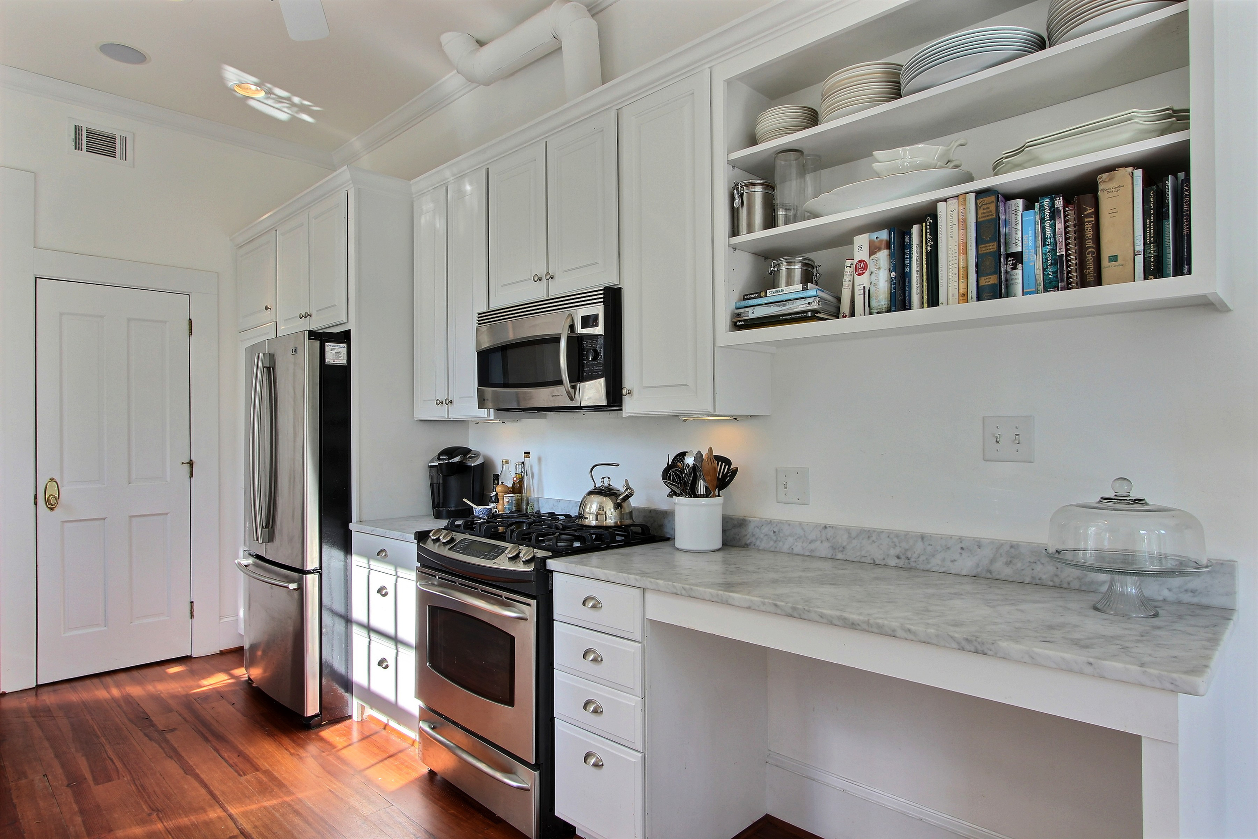Kitchen2.jpg
