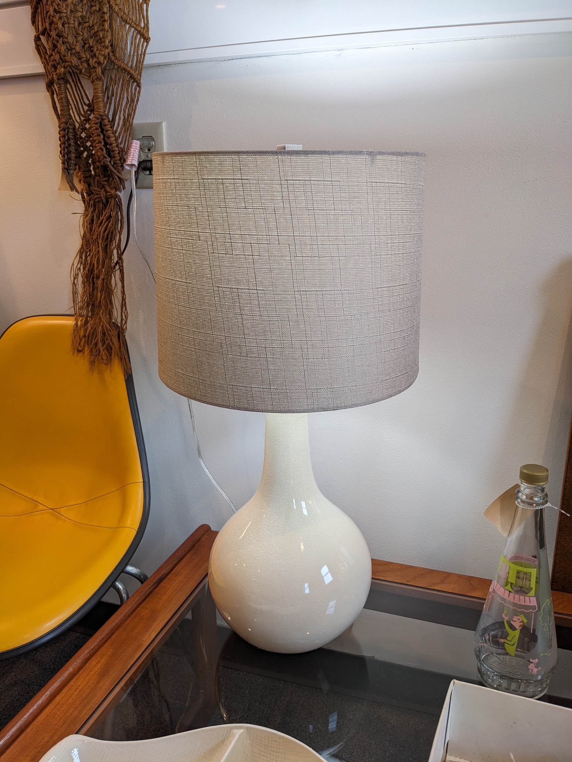 Retro Modern Vase Lamp