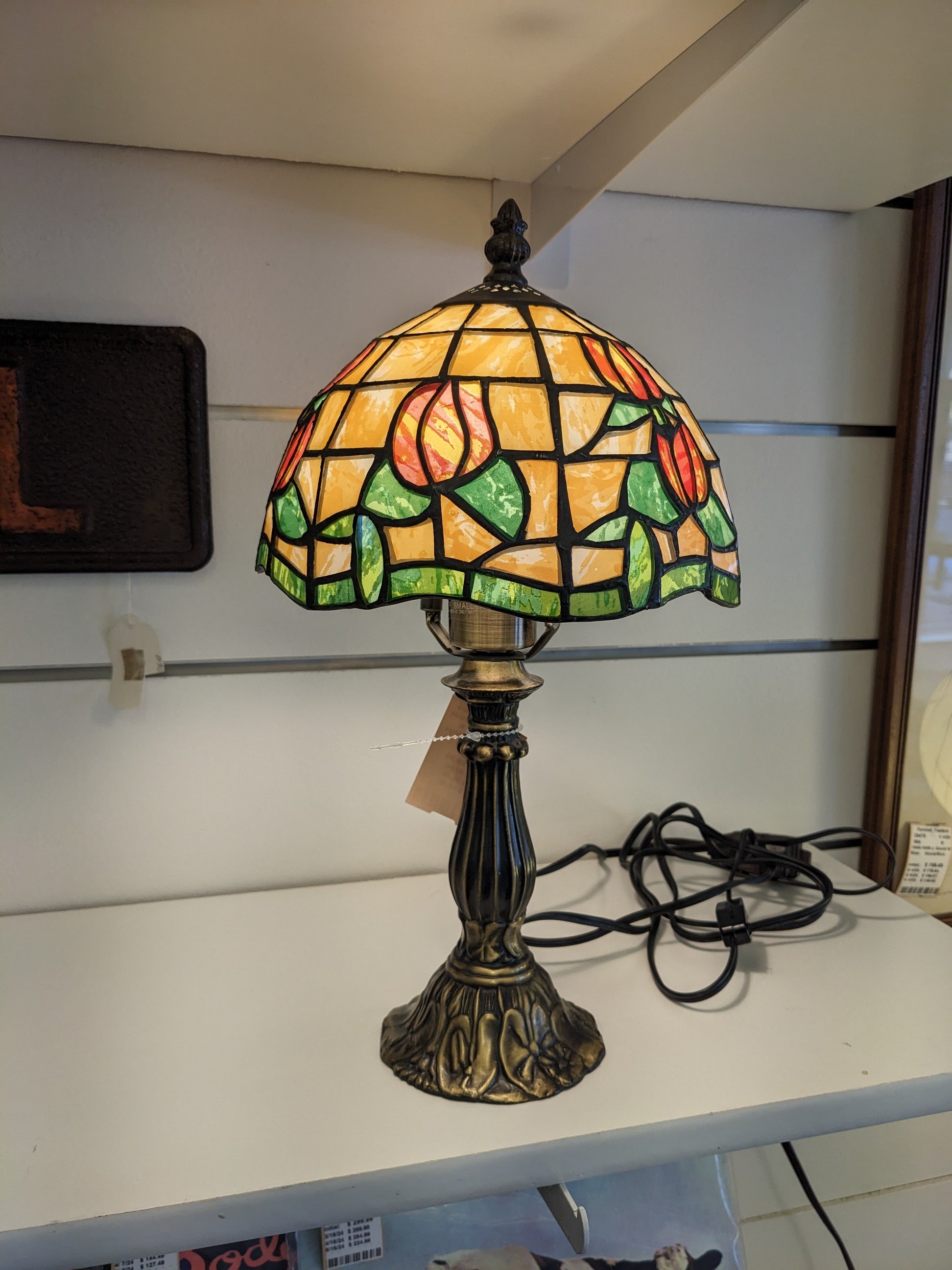 Stained Glass Tulips Accent Lamp