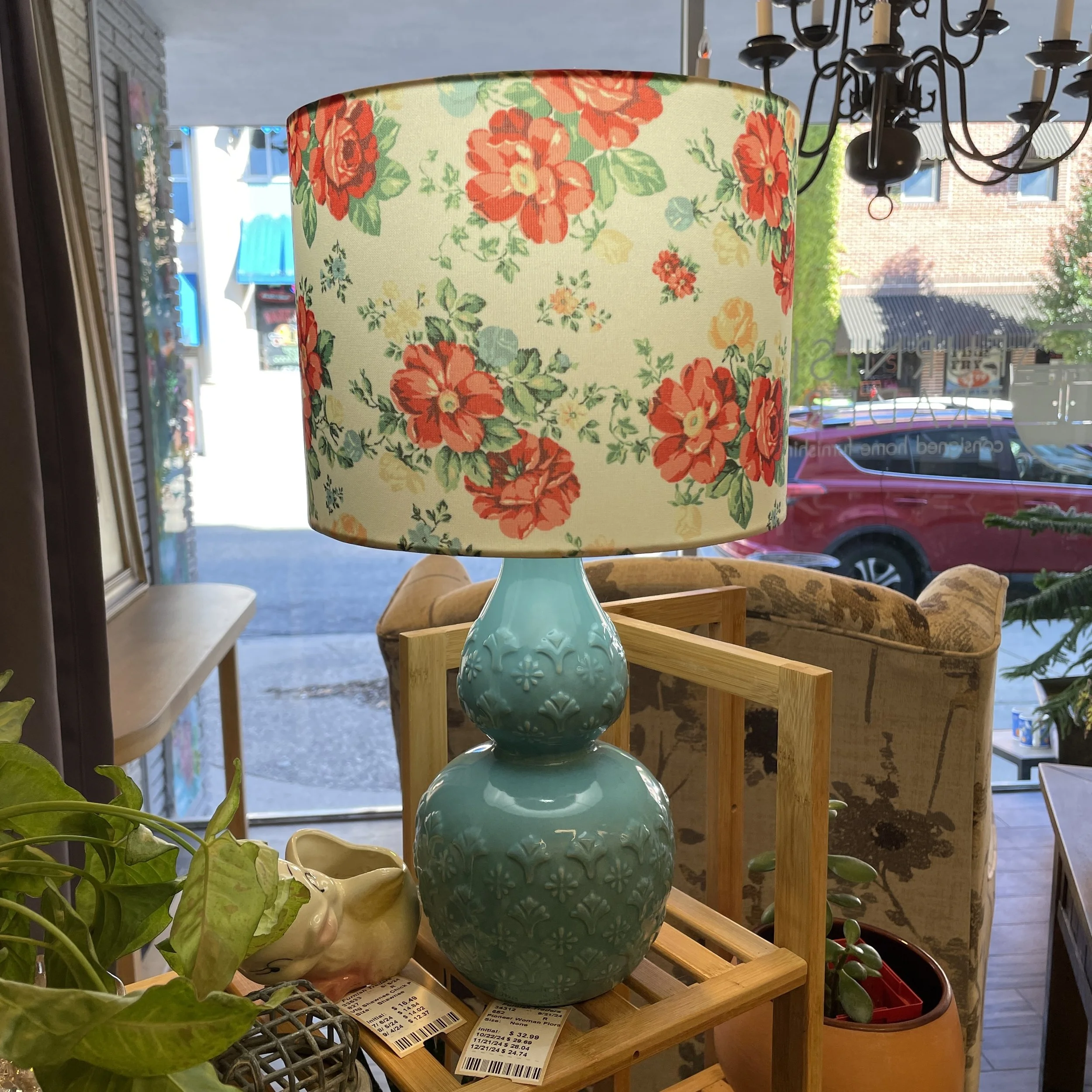 Pioneer Woman Floral Lamp