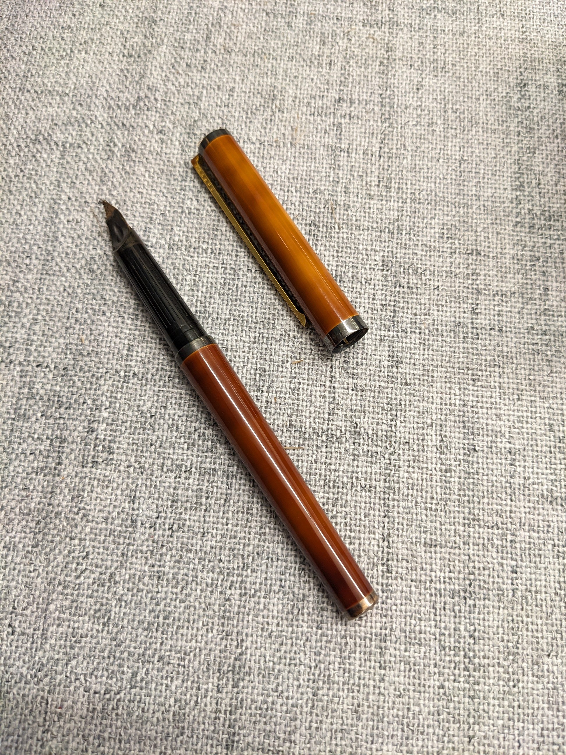 Vintage Amber Fountain Pen