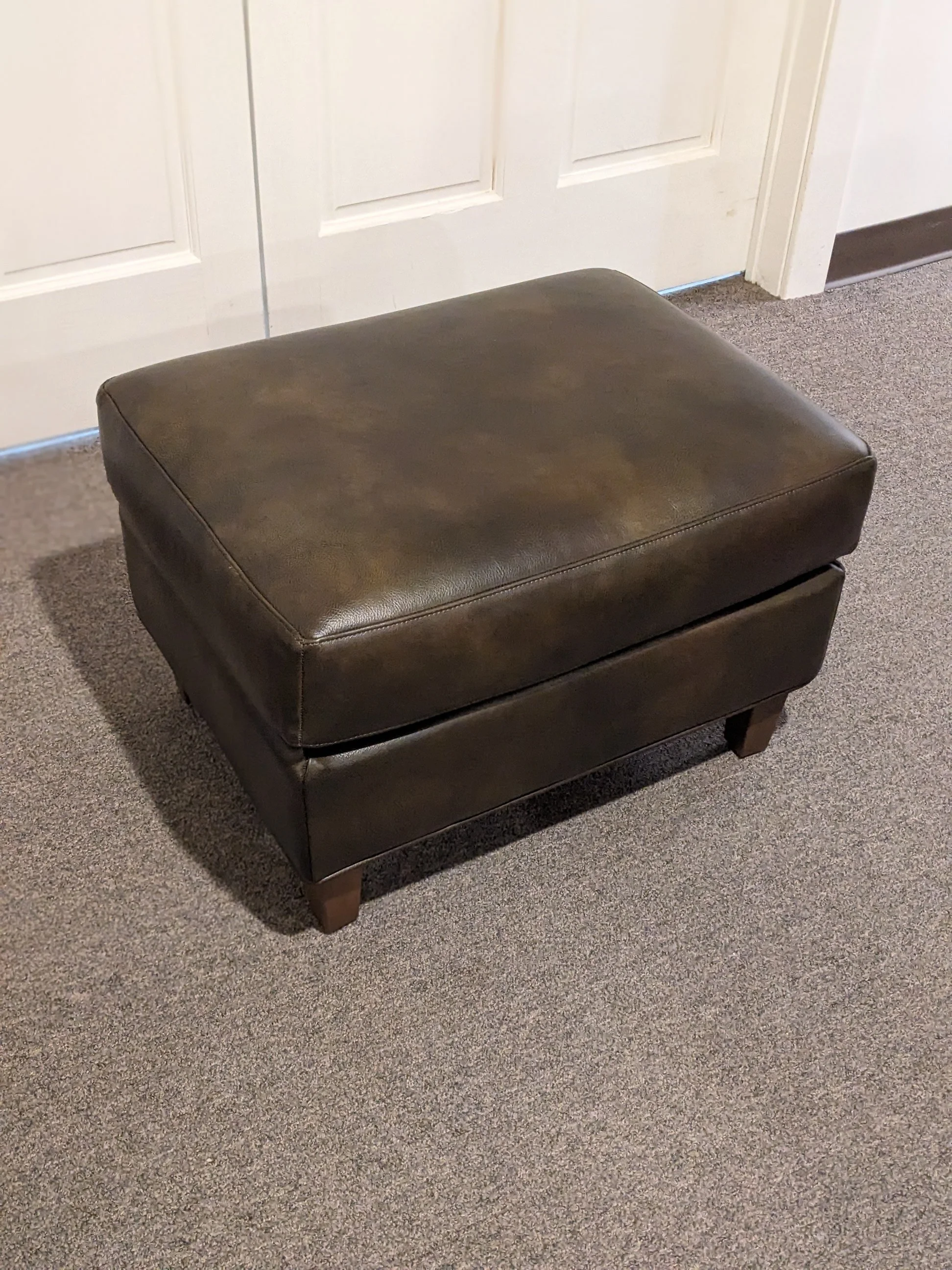 Like-New! Norwalk Leather Ottoman