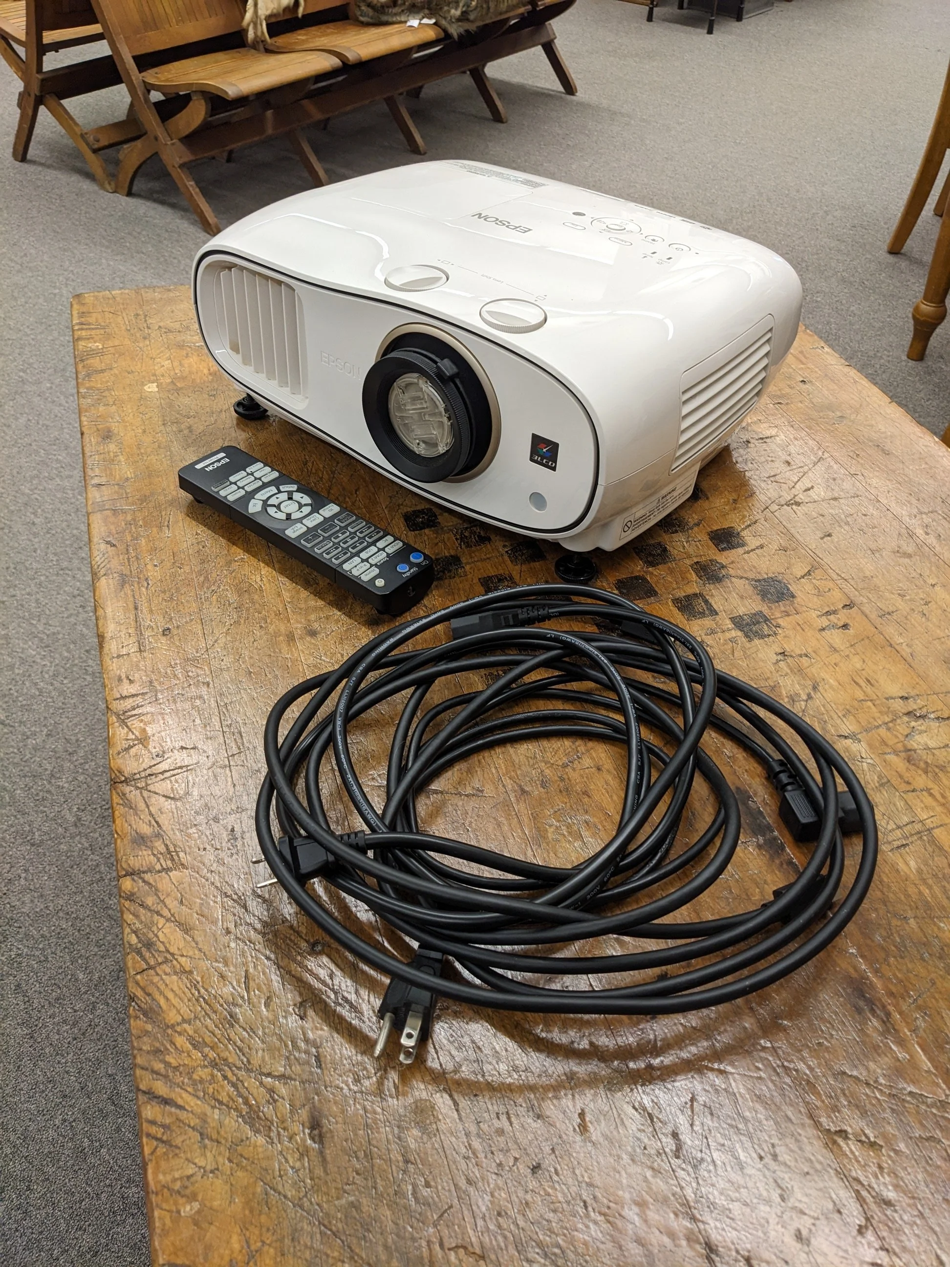 Epson Home Cinema 3700 Projector