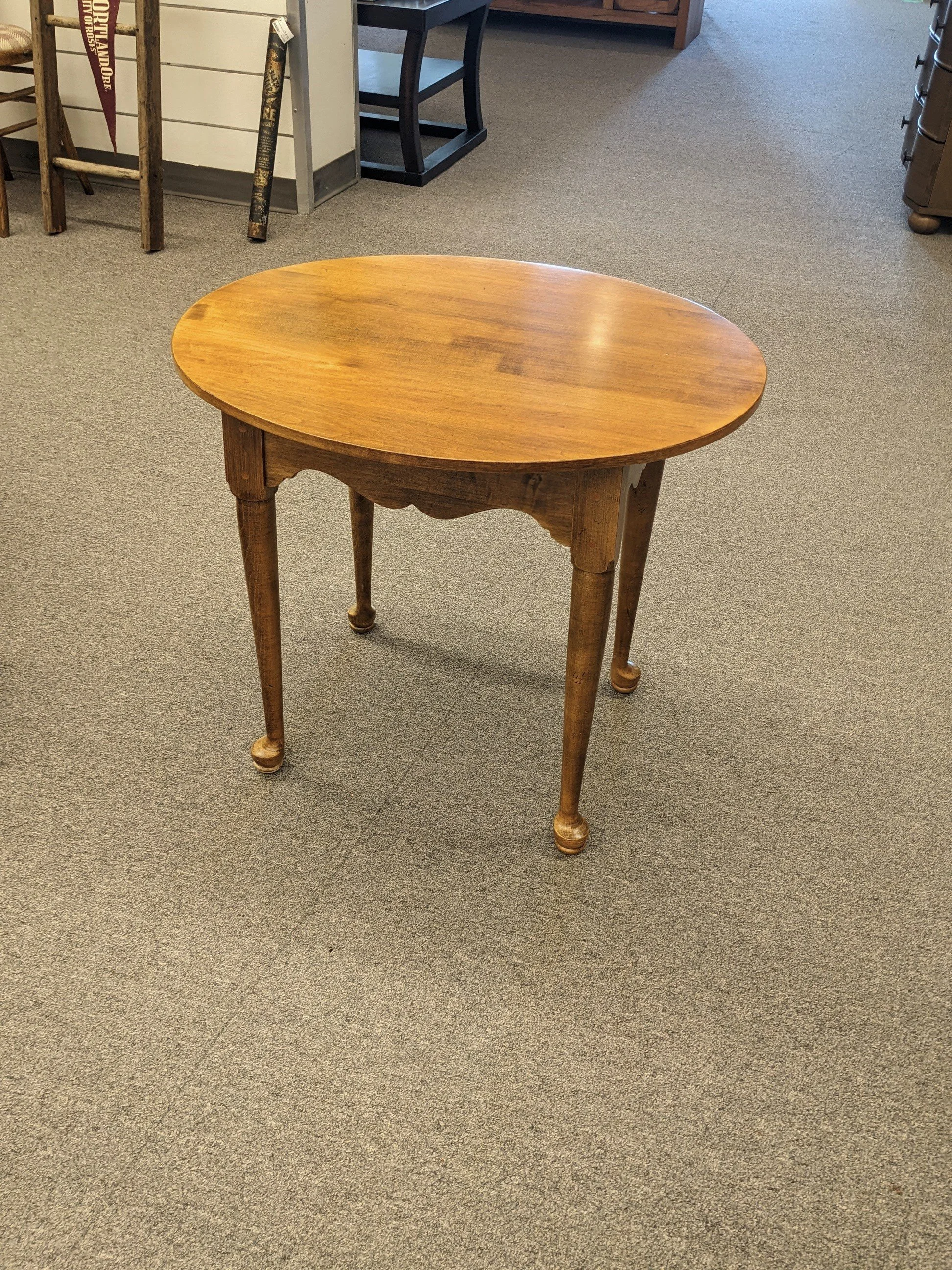 Ethan Allen Circa 1776 End/Side Table