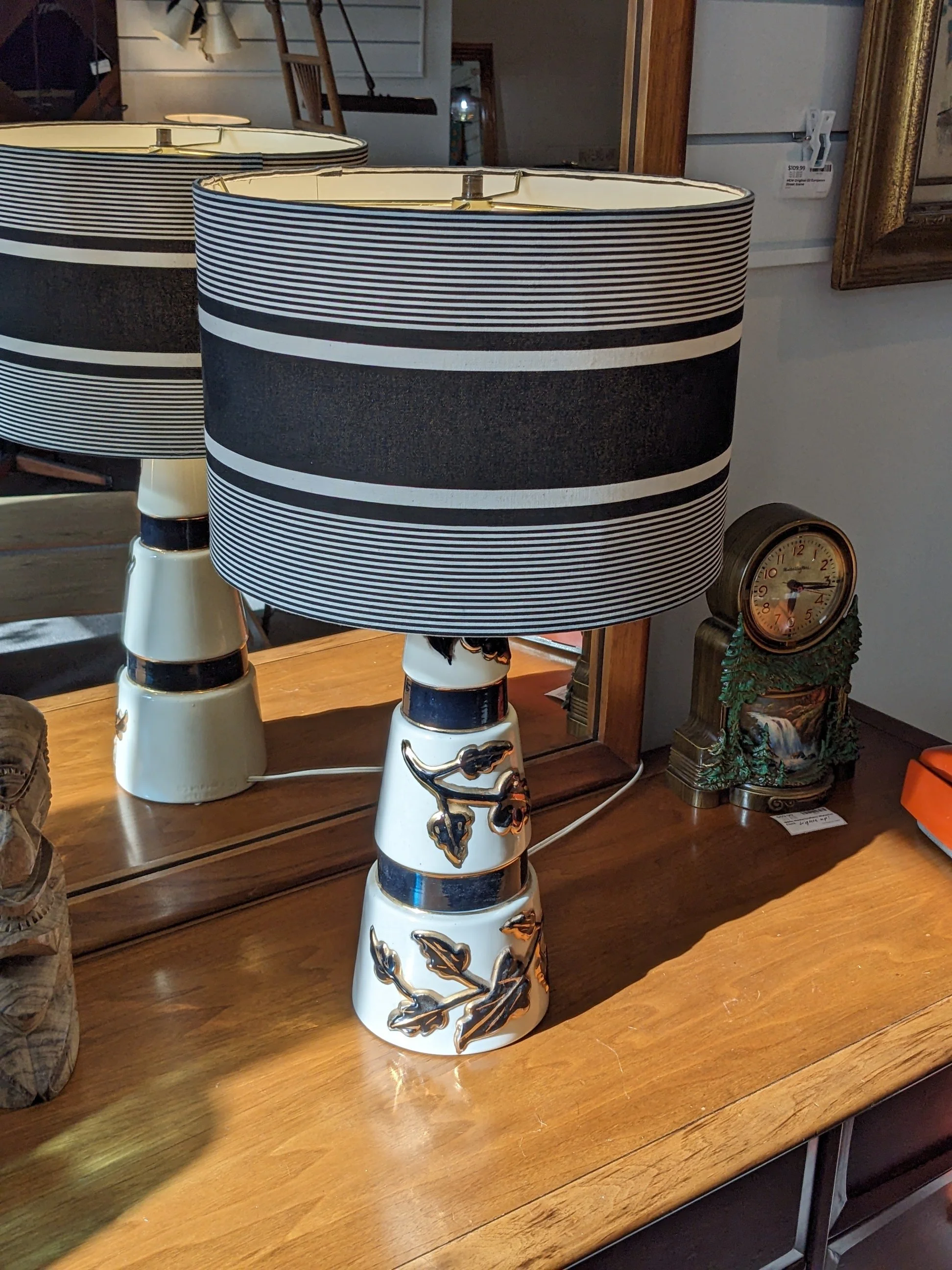 1950s Ceramic Gold/Black Ivy Table Lamp