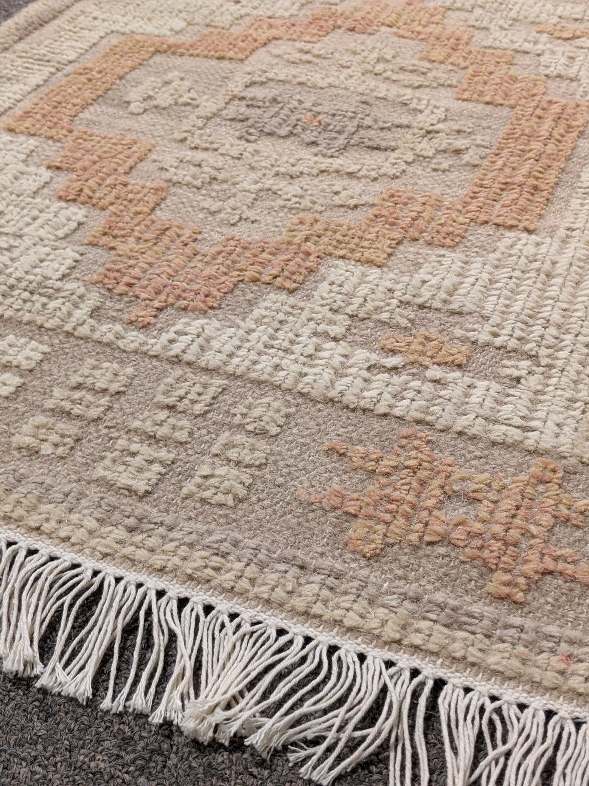 NEW! 2x3 Handwoven Accent Rug