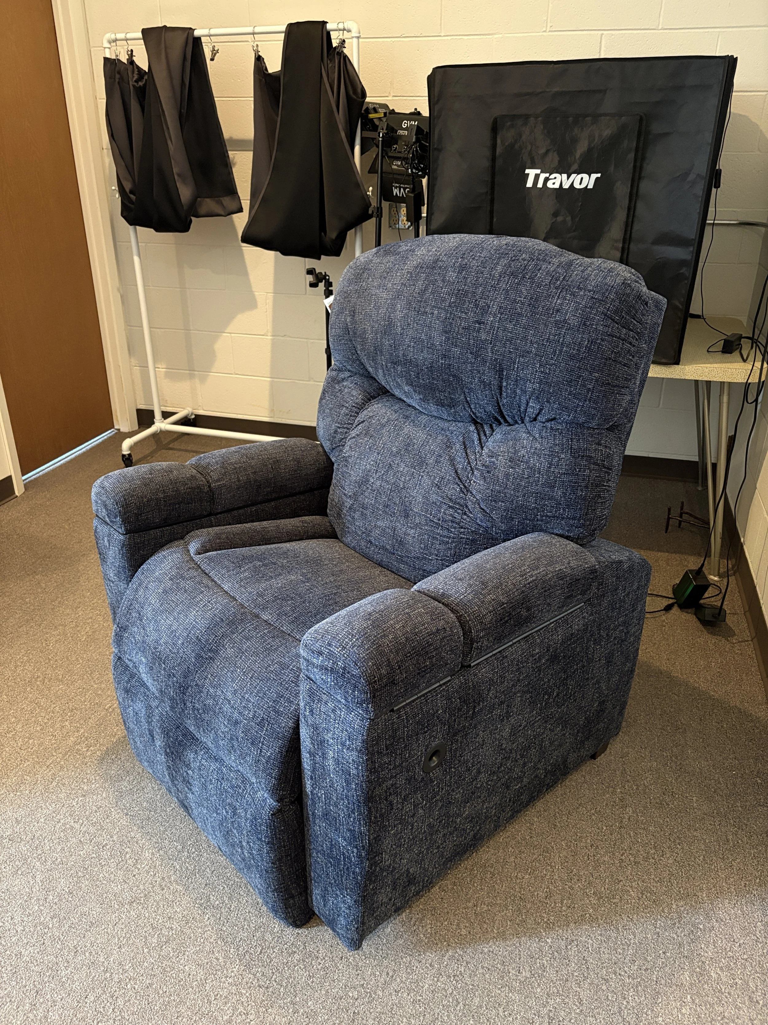 UltraComfort Maya Lift/Massage Chair