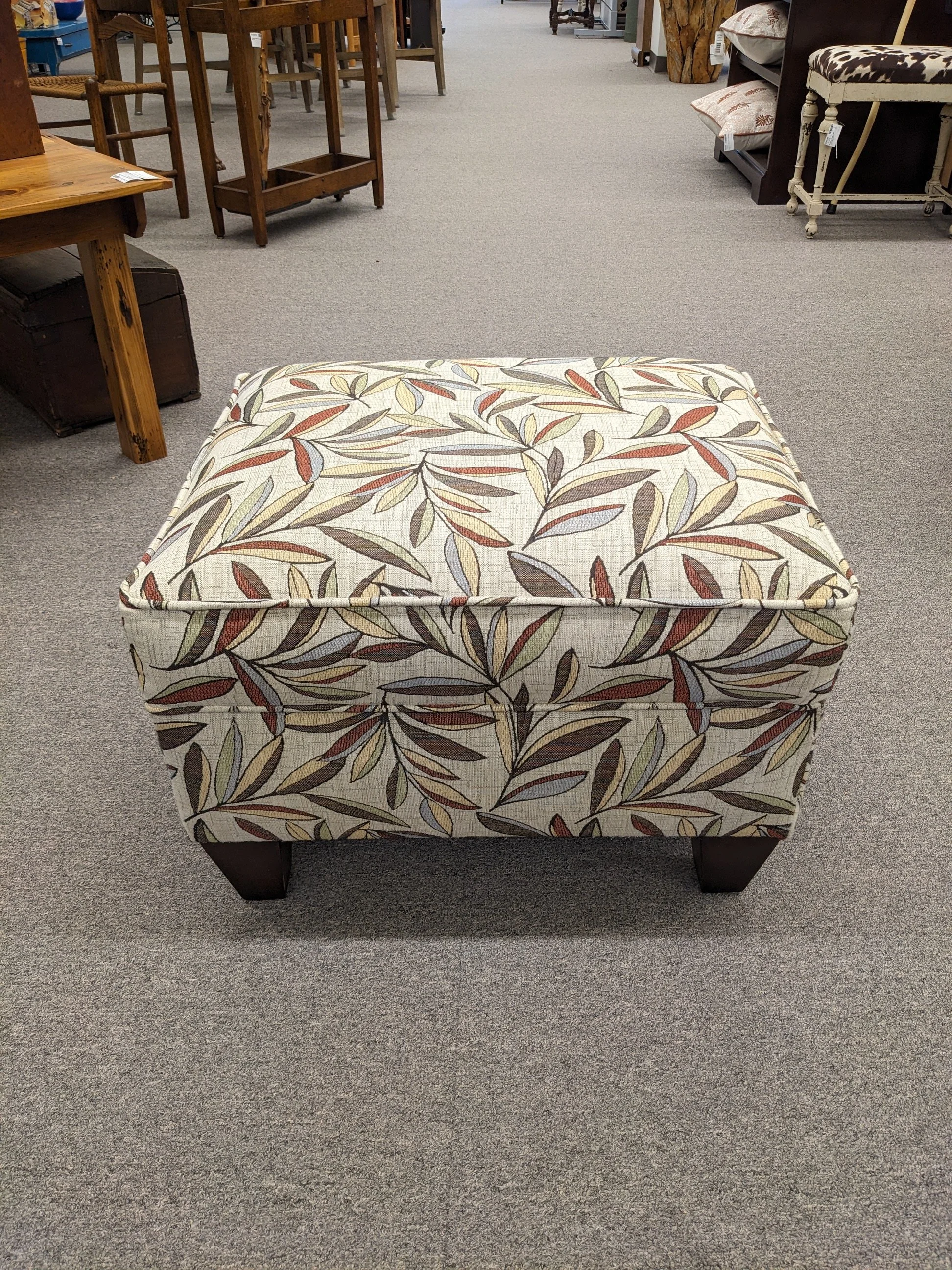 Marshfield "Carson" ottoman