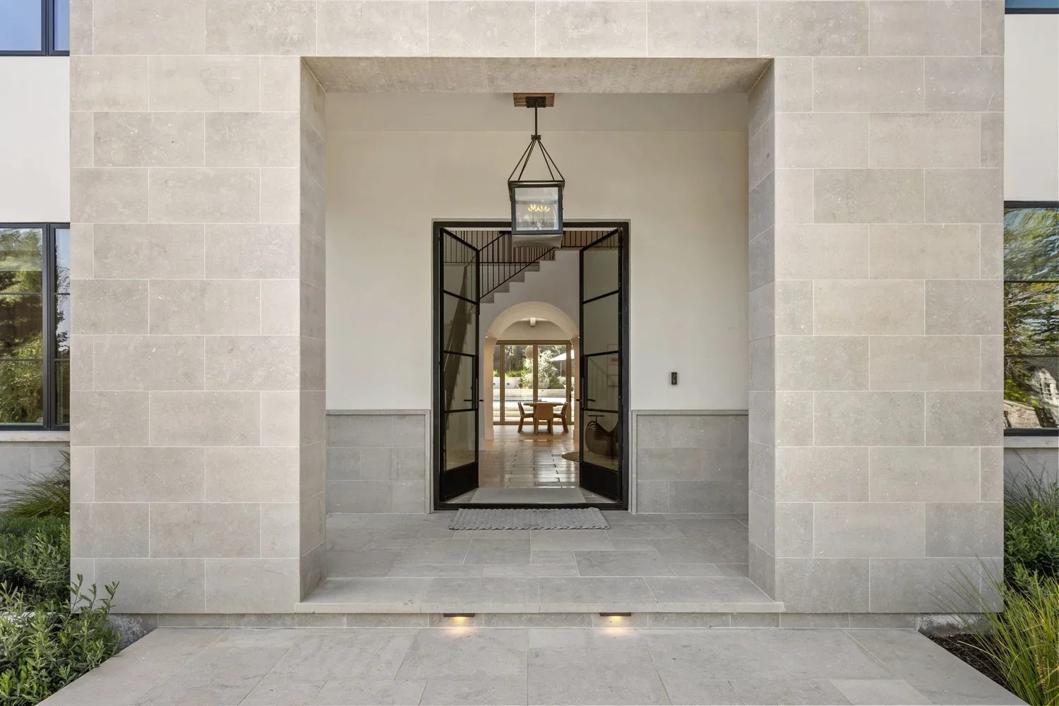 Step Inside This West Coast Home