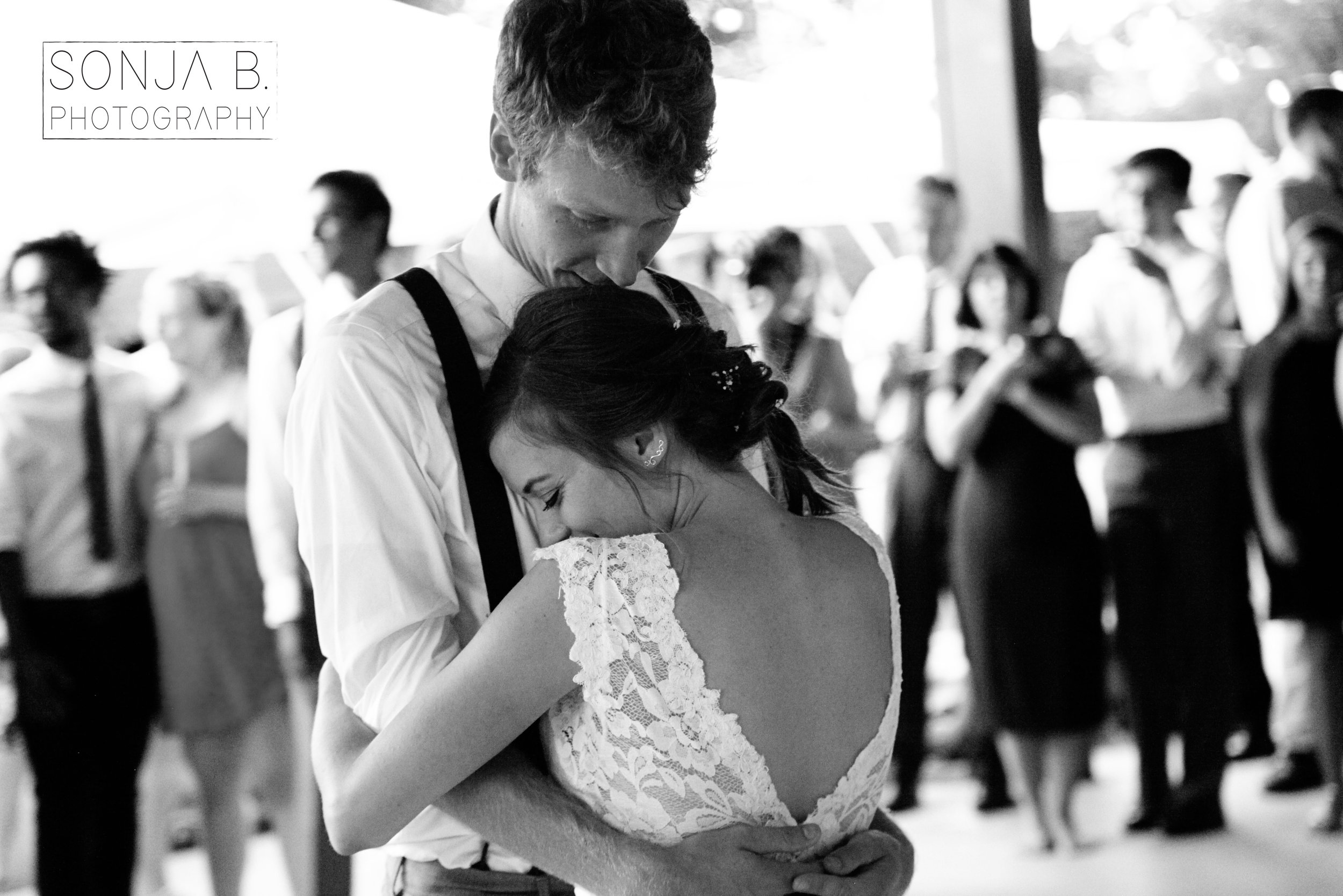 cincinnati wedding first dance photography.jpg