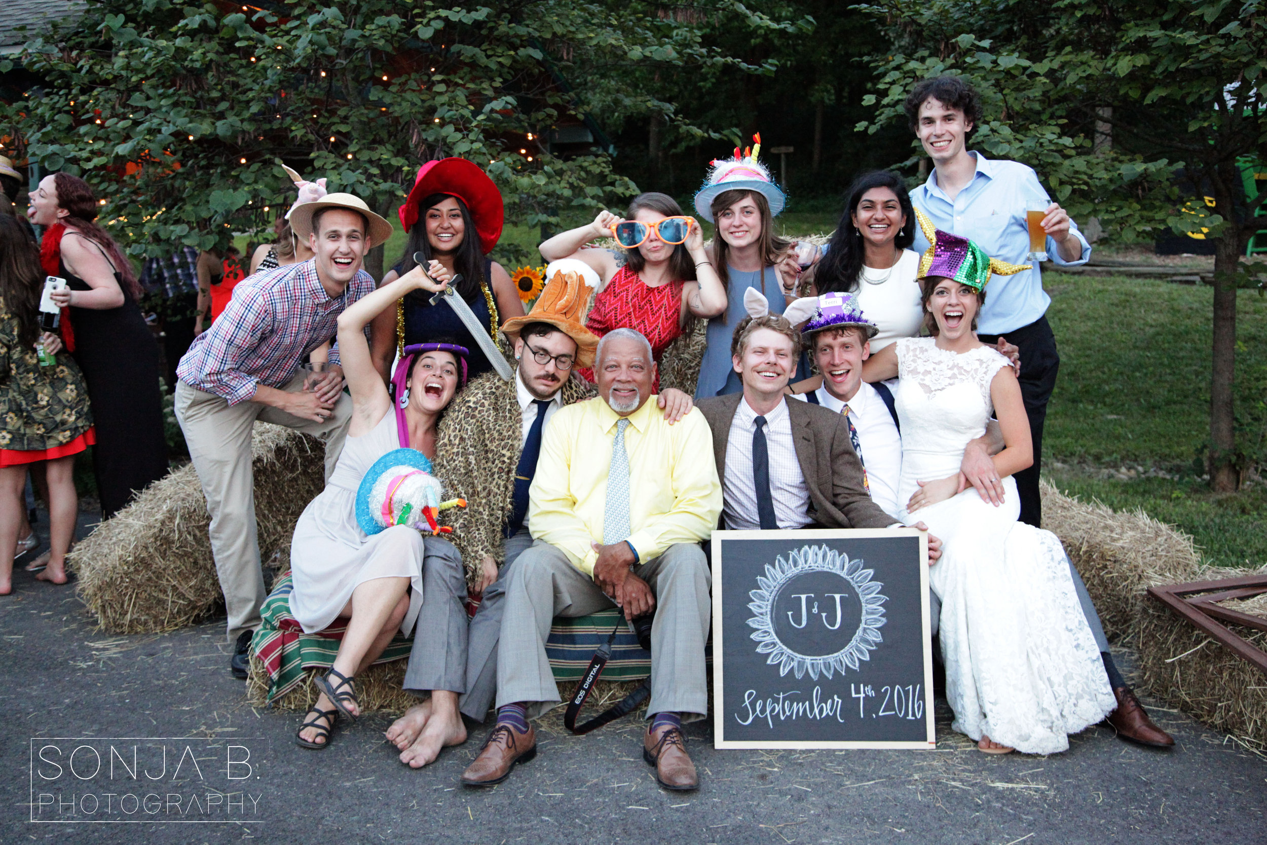 cincinnati wedding photo booth group.jpg