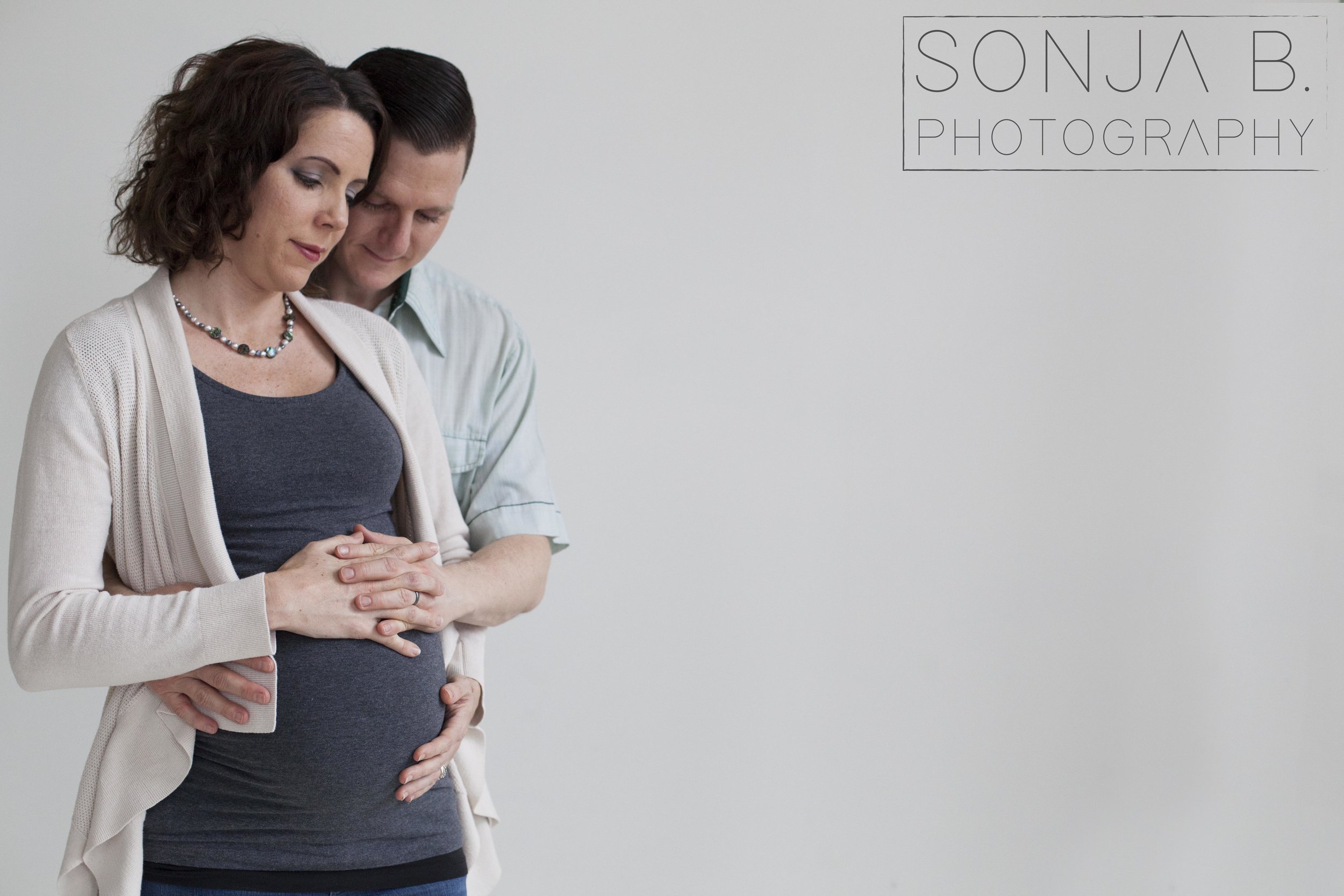 cincinnati maternity photo.jpg