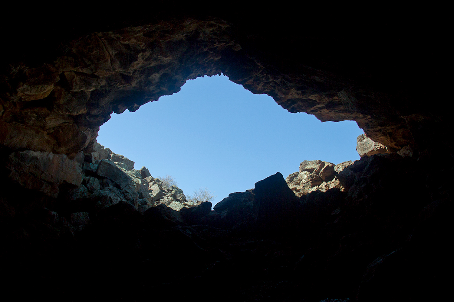 Cave in/out