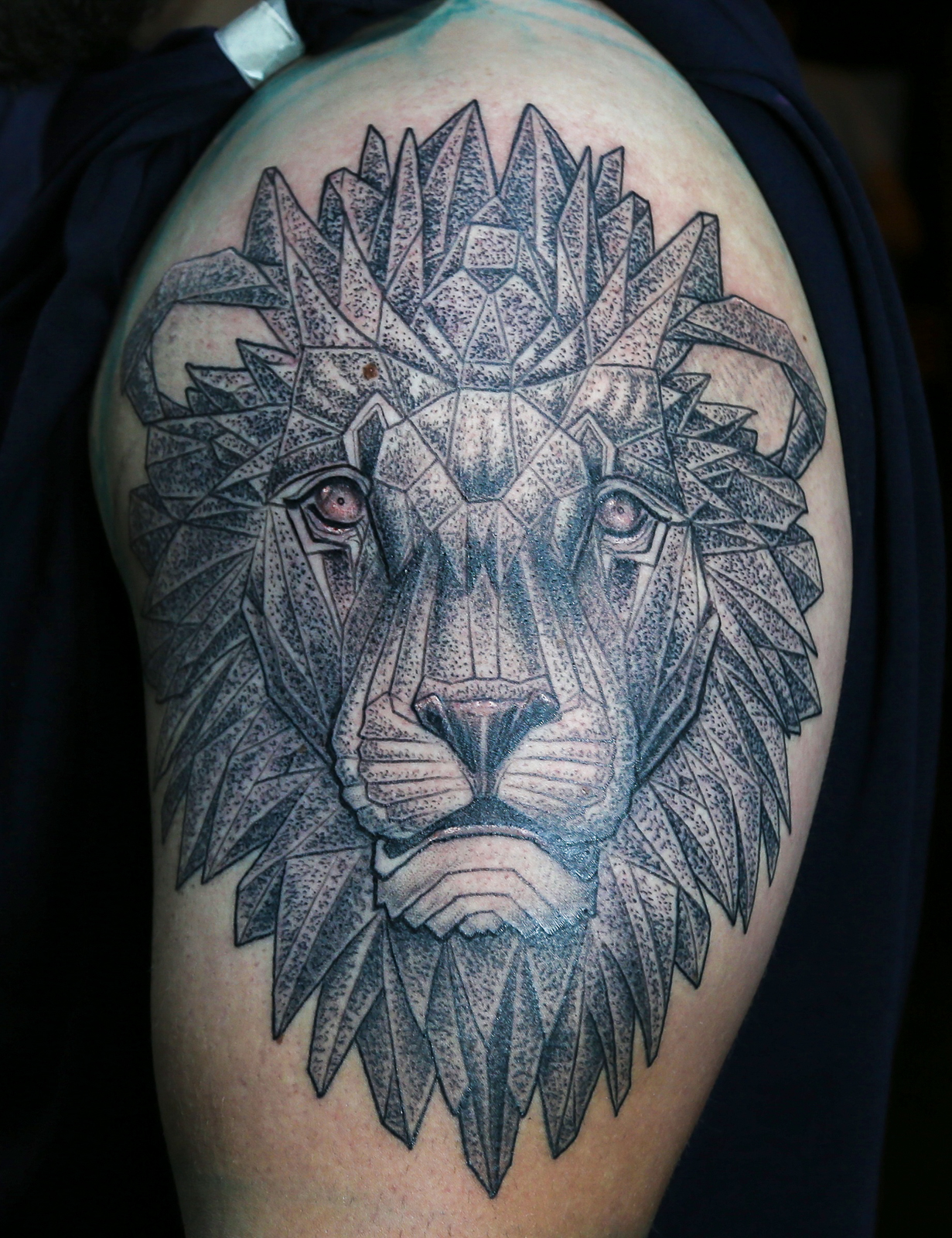 Stipple lion 1 enrique bernal ejay tattoo.jpg