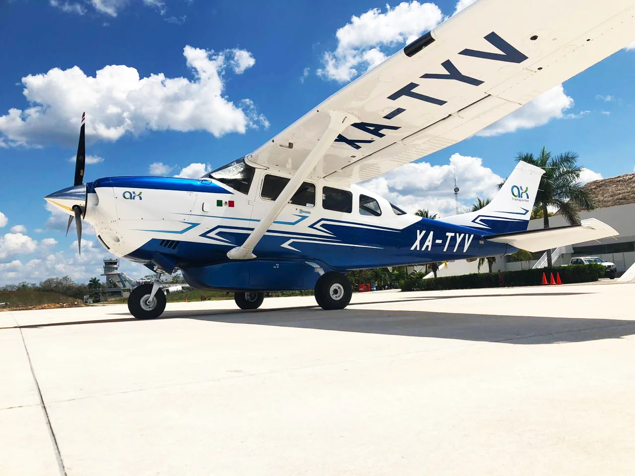 XA-TYV - AX Transporter
