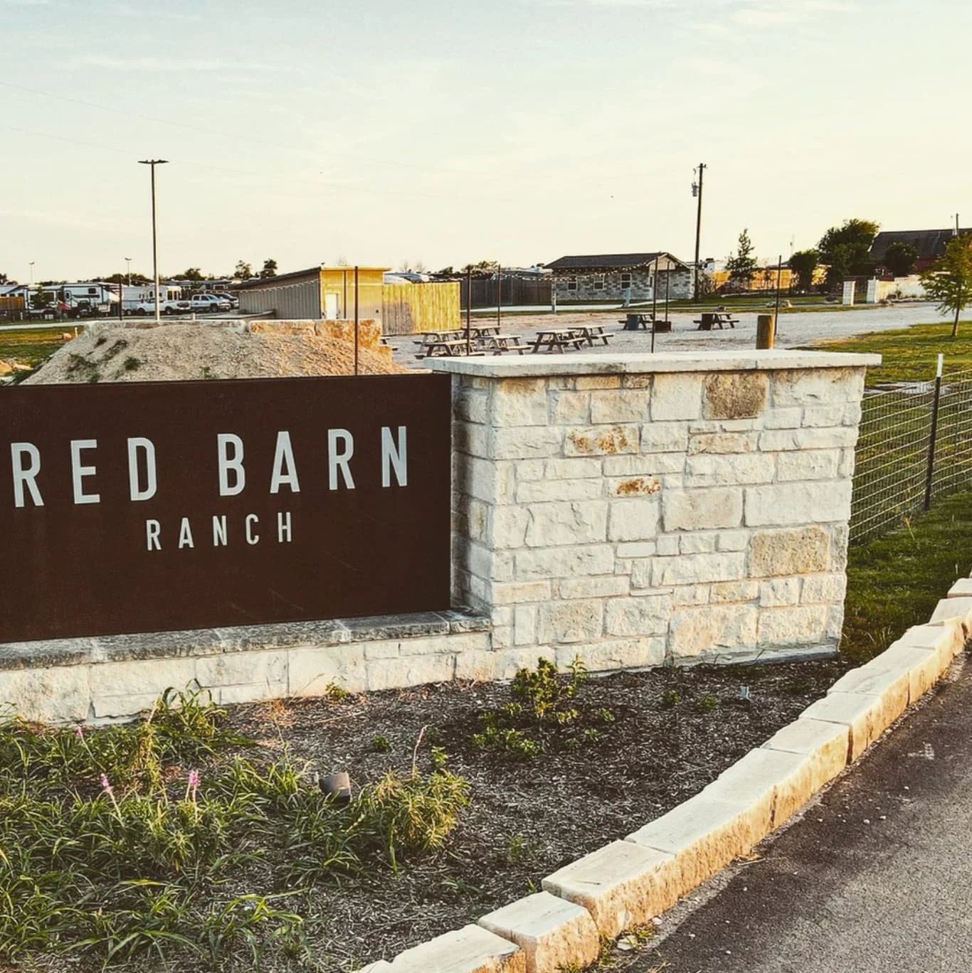 red-barn-ranch-rv-park-apartments-entrance-florence-tx.jpg