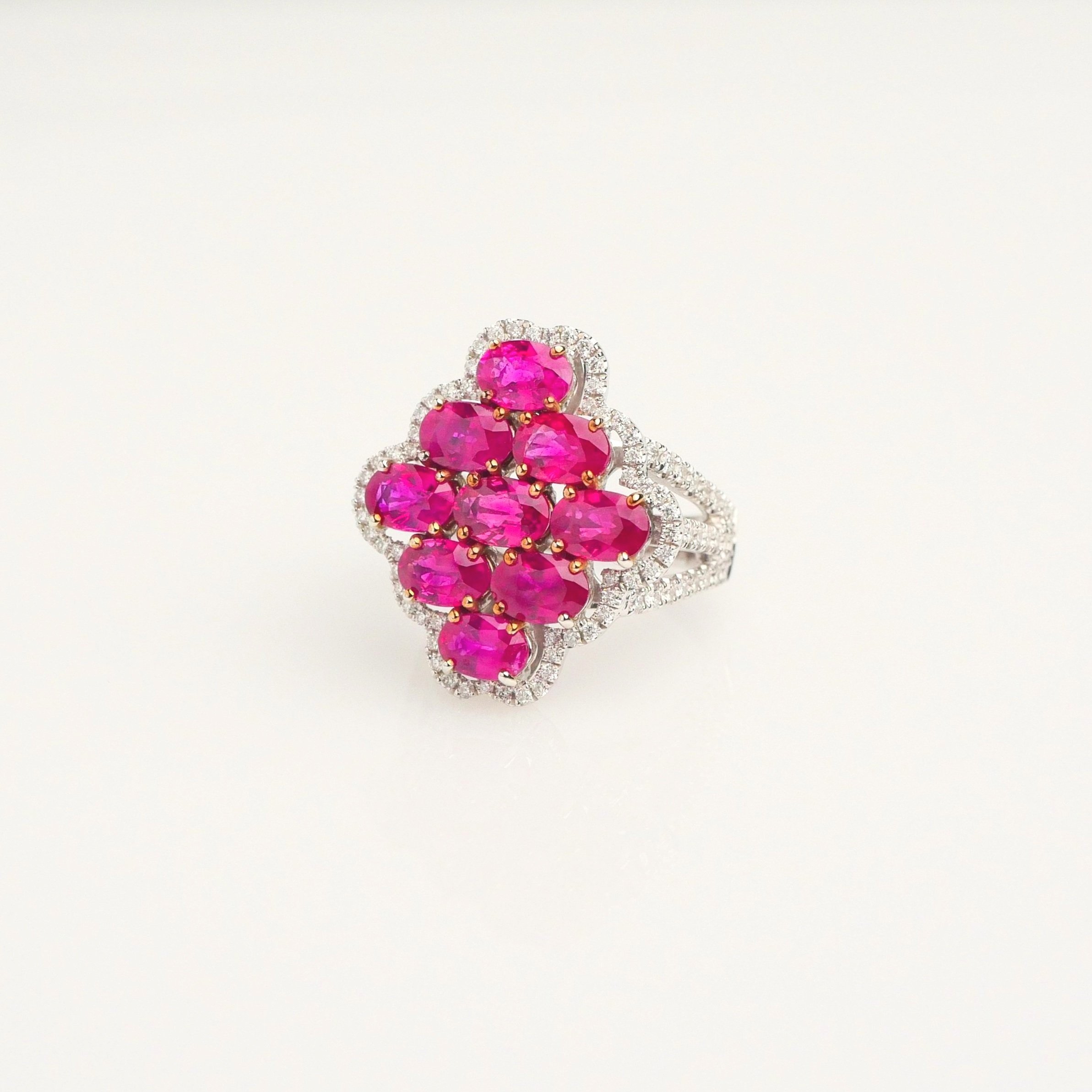  RUBY AND DIAMOND RING - R0781  9 RUBY TW 5.90 CARATS  RB DIA TW 1.09 CARATS  18KW 