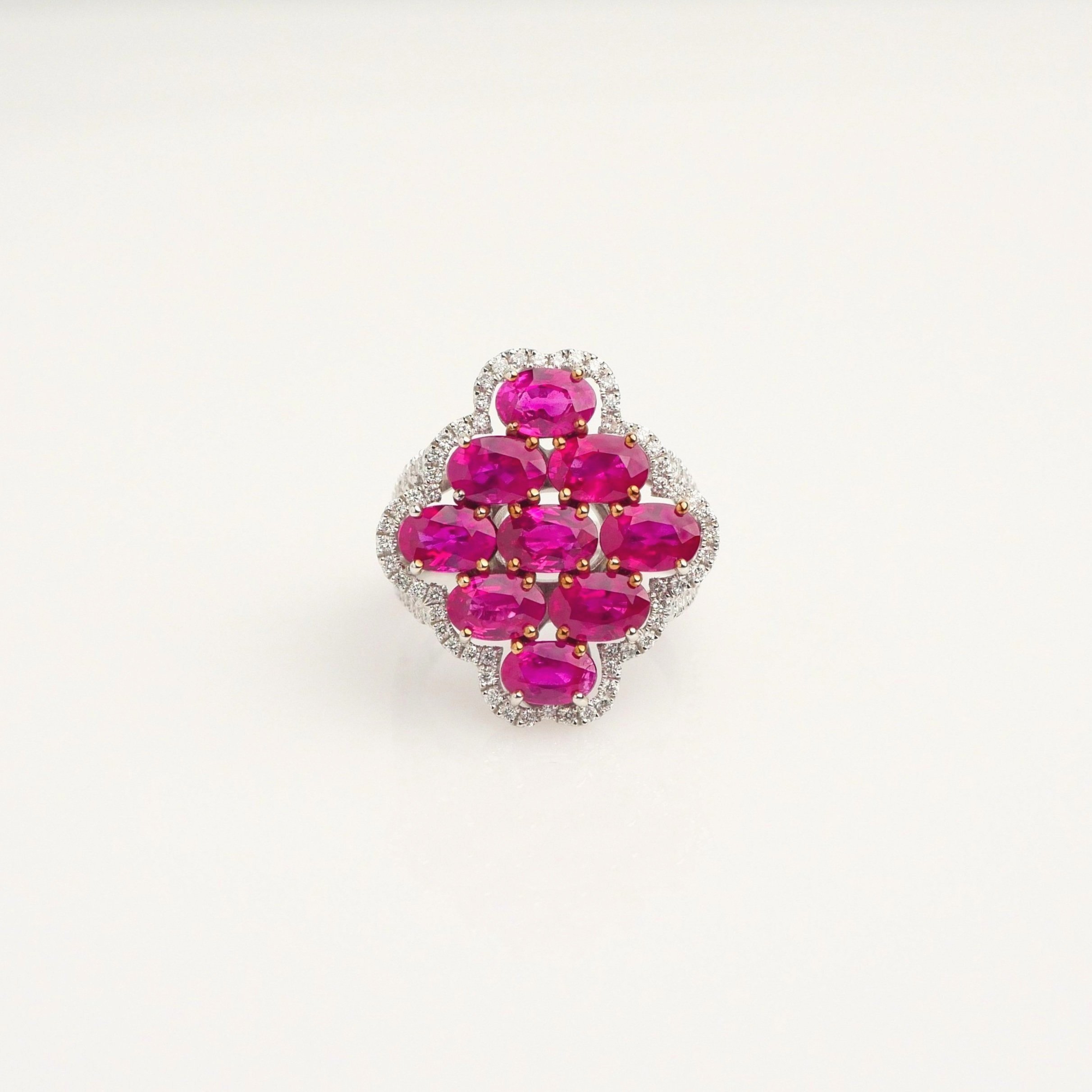  RUBY AND DIAMOND RING - R0781  9 RUBY TW 5.90 CARATS  RB DIA TW 1.09 CARATS  18KW 