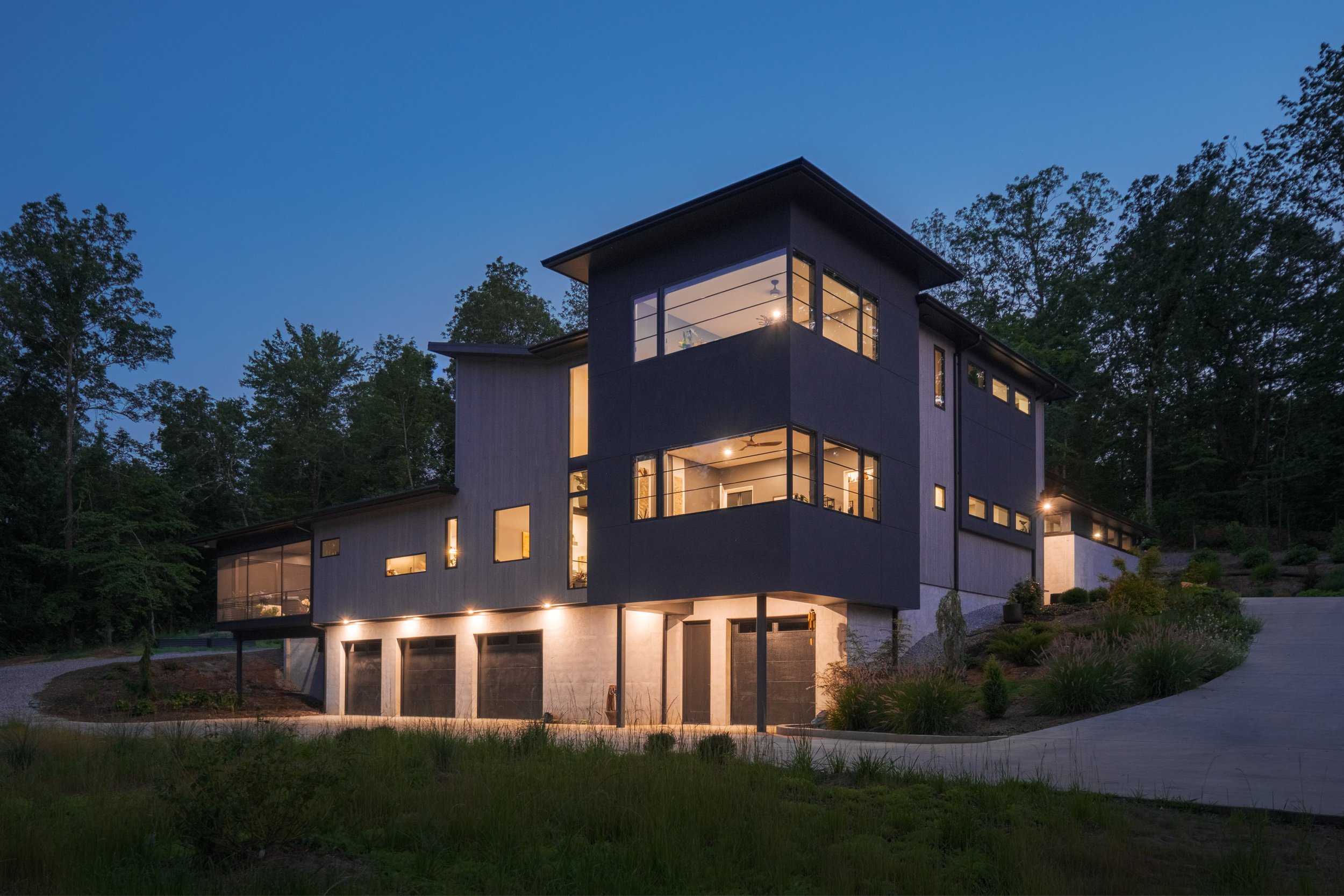 Skye Residence_42_dusk_frontelevation_web.jpg