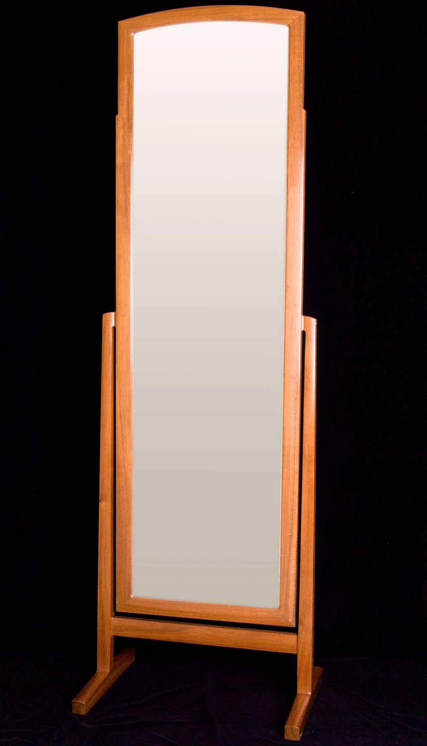 Mirror-Grain-Furniture-Studio-By-Jason-Hernandez-01.jpg