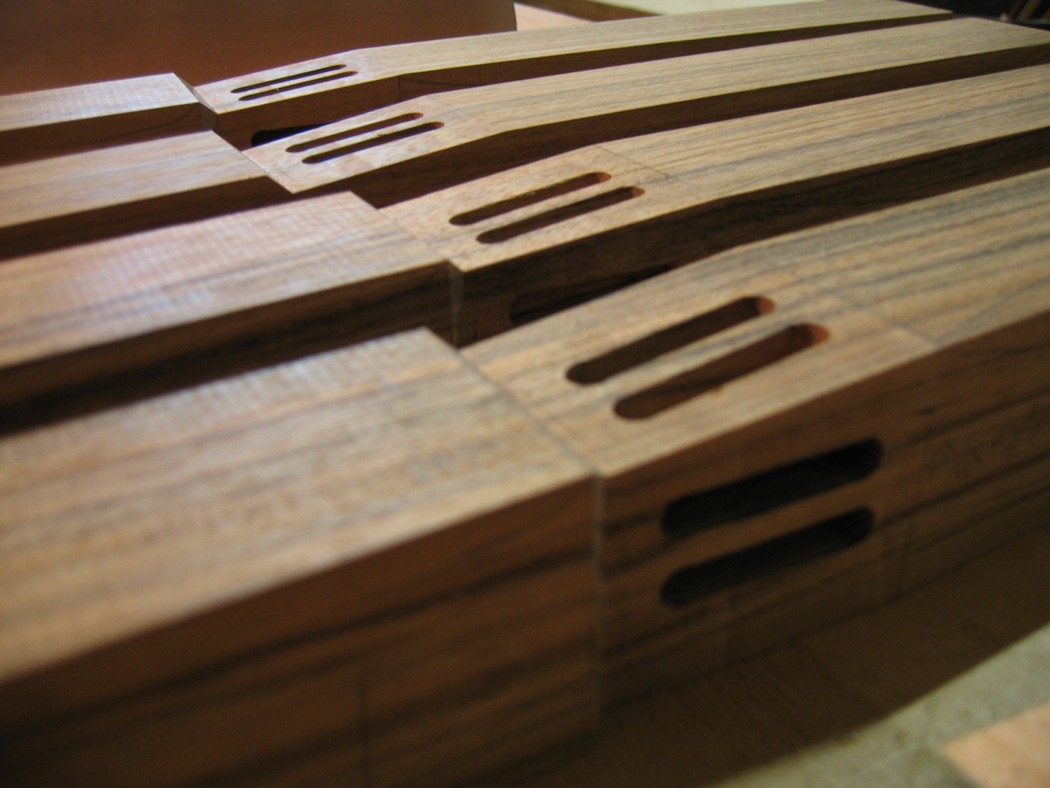 Bench-Process-Grain-Furniture-Studio-By-Jason-Hernandez-05.jpg