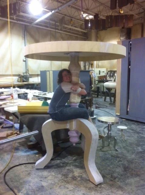 Large eat me / drink me table