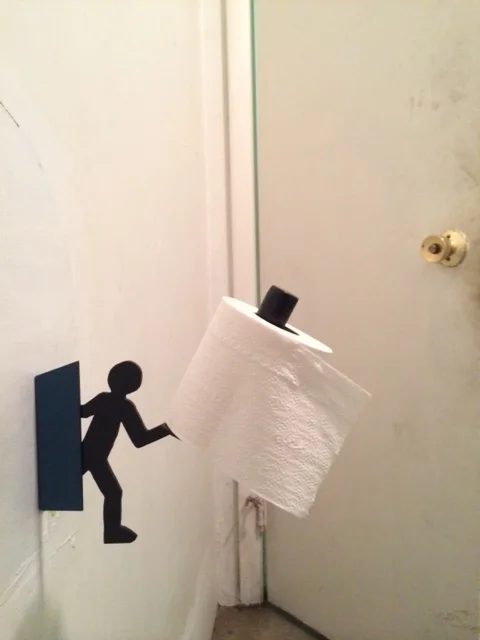 Helpful gentleman TP holder