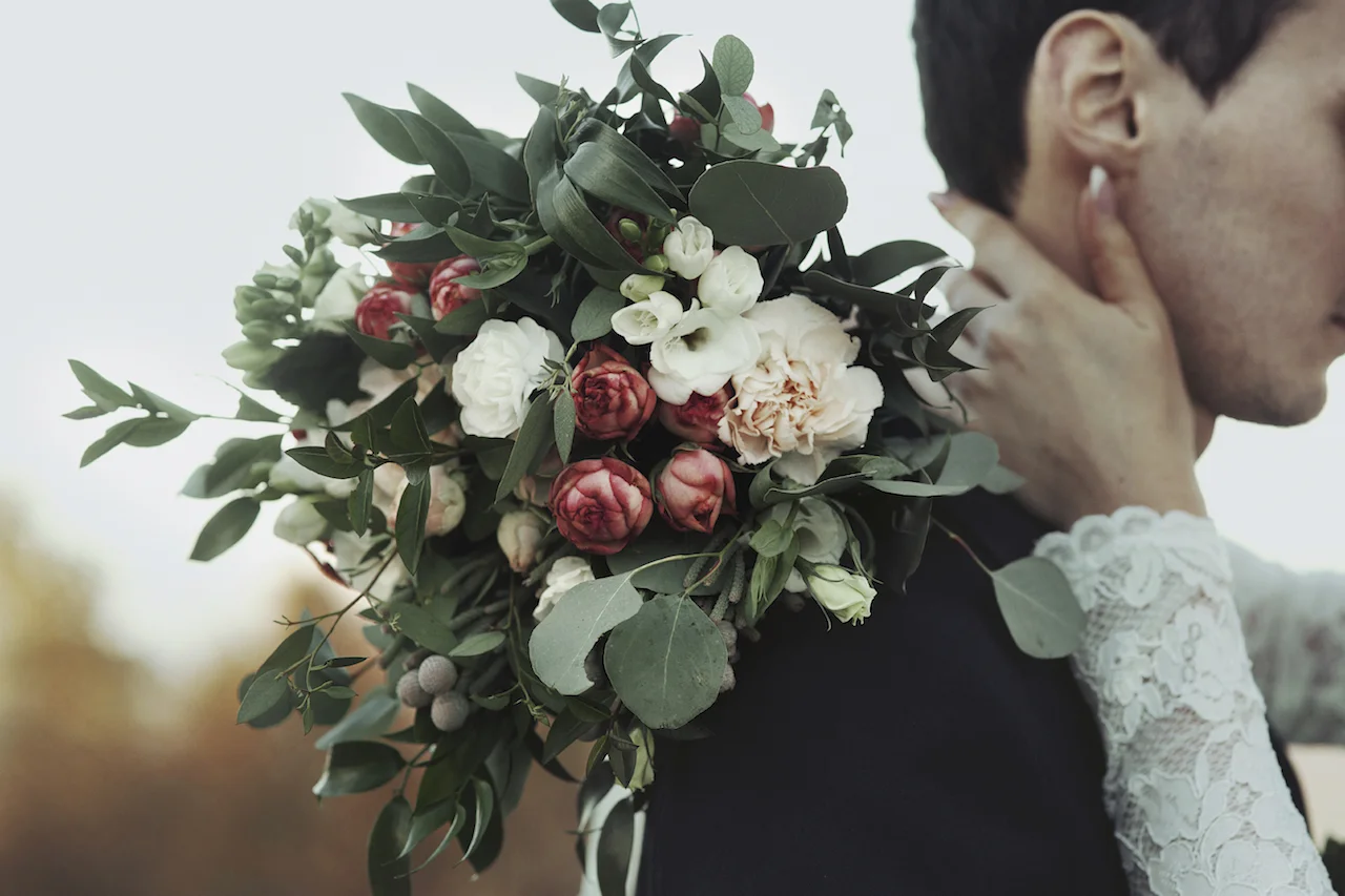 roses summer bouquet wedding business decor reception.jpg
