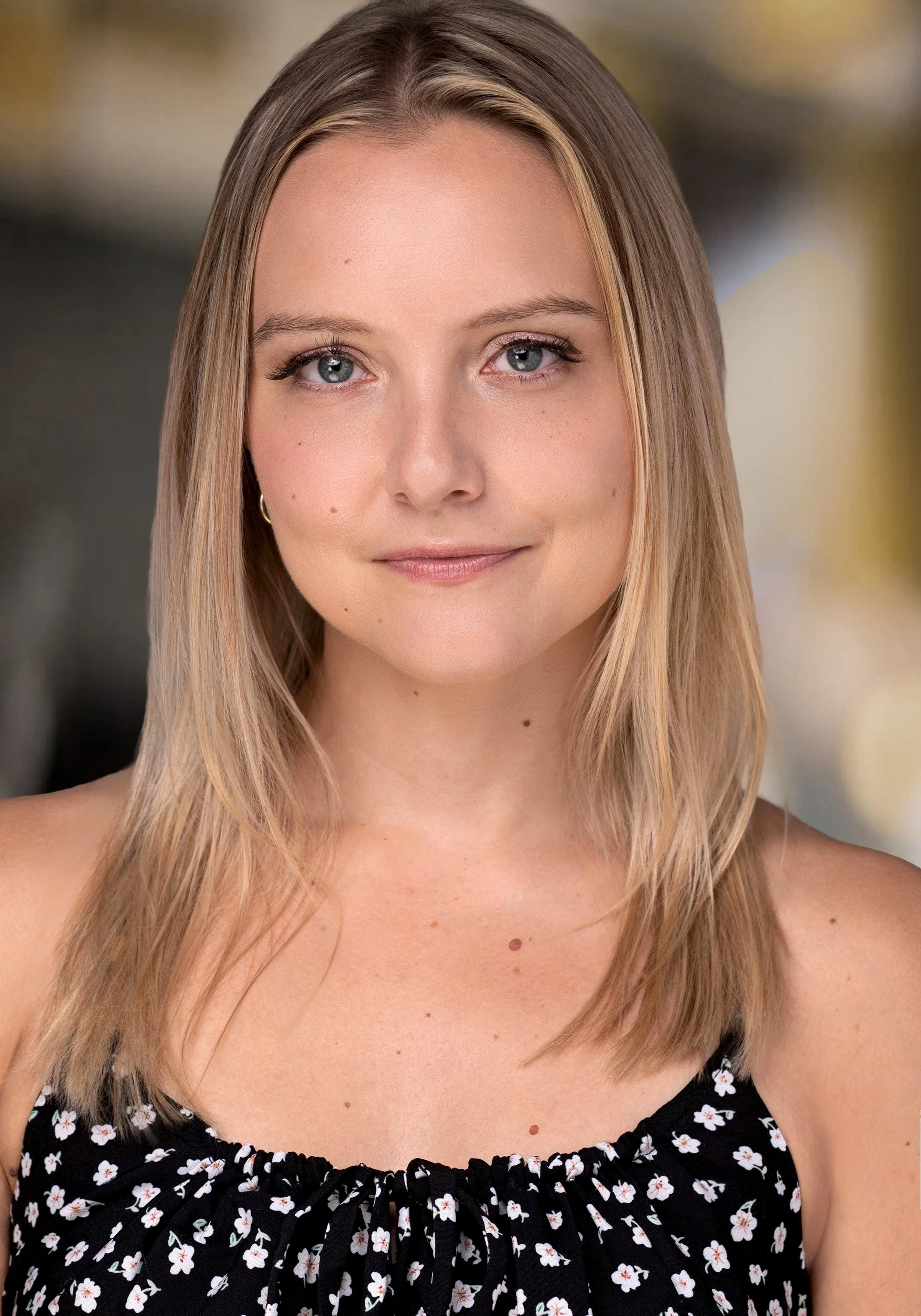 L.Kulow Headshot 01.jpg