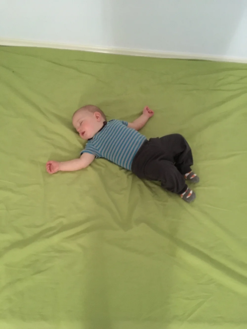 Baby Sleeping On Floor Safe Viewfloor.co