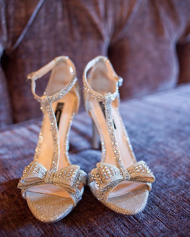 Love me a pretty pair of wedding shoes! ✨
