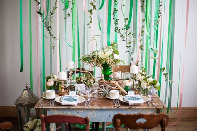 Happy St. Patty's Day! Remembering this emerald-inspired styled wedding shoot + how we incorporated so many luscious green tones! @mfrancisdesign  @theblisslife_events @mlemmoore 
#styledshoot #styledwedding #greenwedding #emeraldwedding #stpattyday 