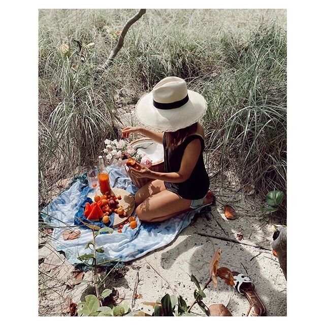 Beautiful FairyTale ✨ #etnialab#etnialabhats#etnialabgirls#handmade#picnicaccessories#picnic#miami#madewithlove#toquillastraw#summerstyle