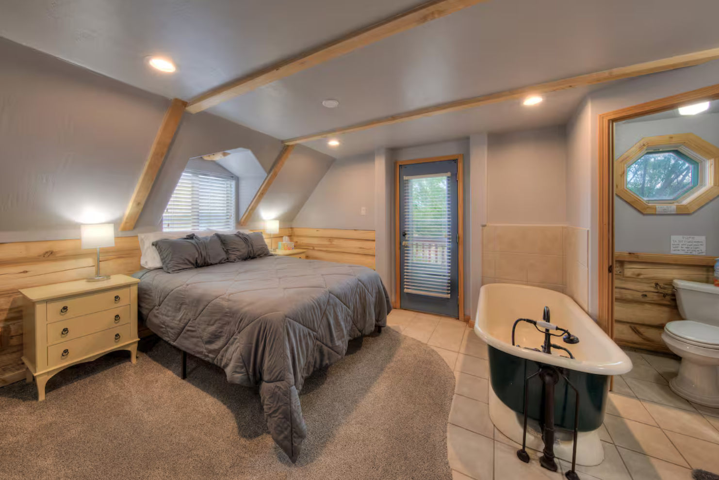 moab tour bedroom 1.png