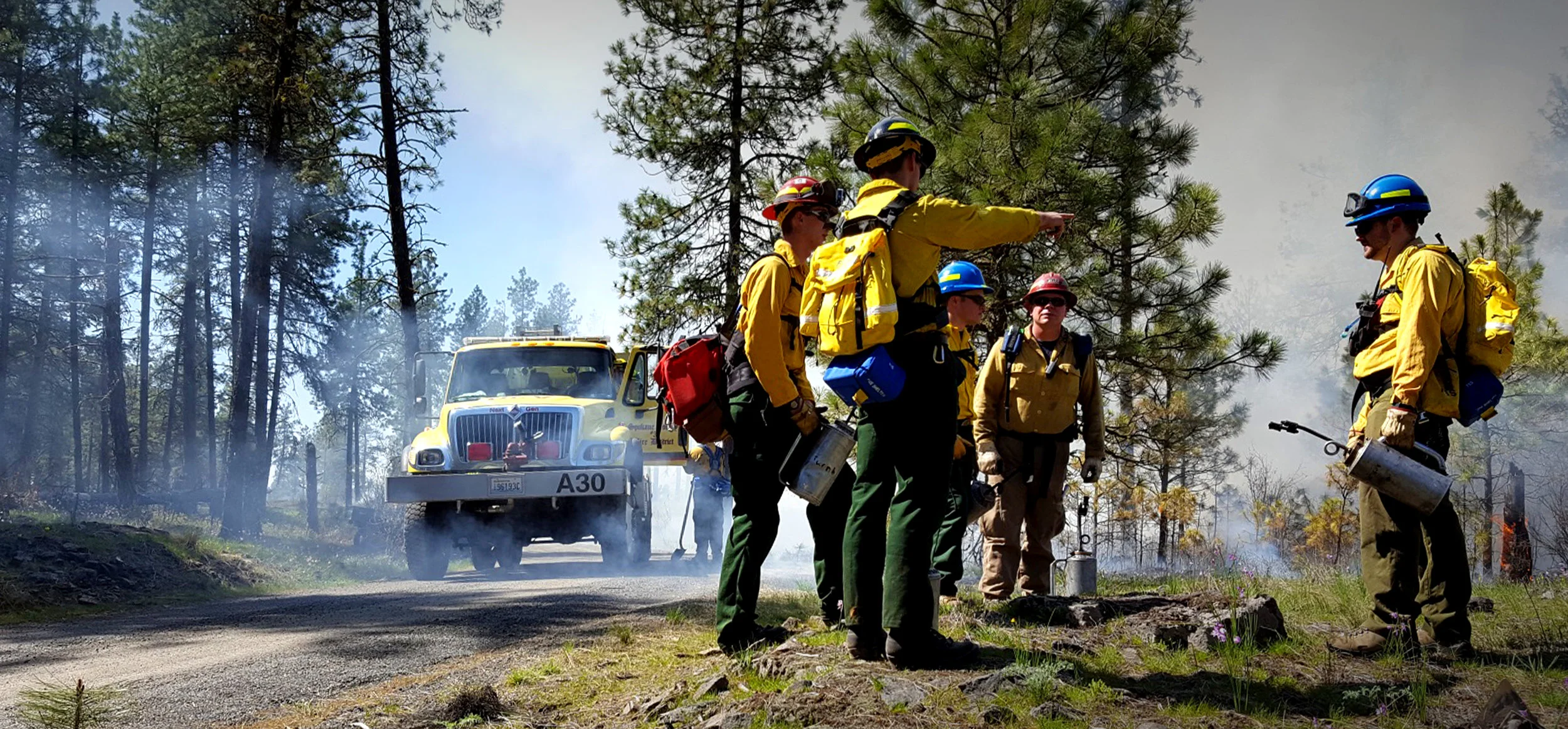 Prescribed fire in action. <span>© USFWS Pacific Region</span>