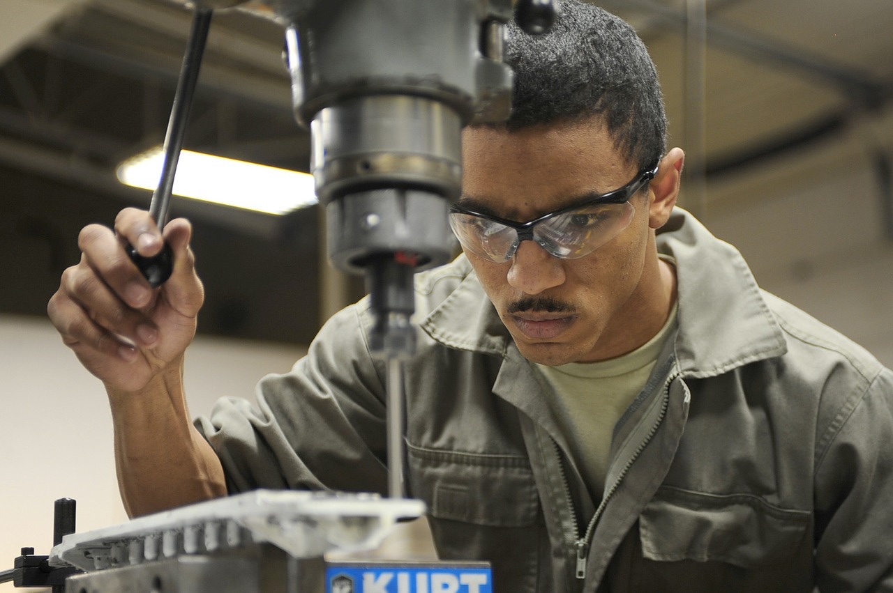 Factory worker - P 1280.jpg