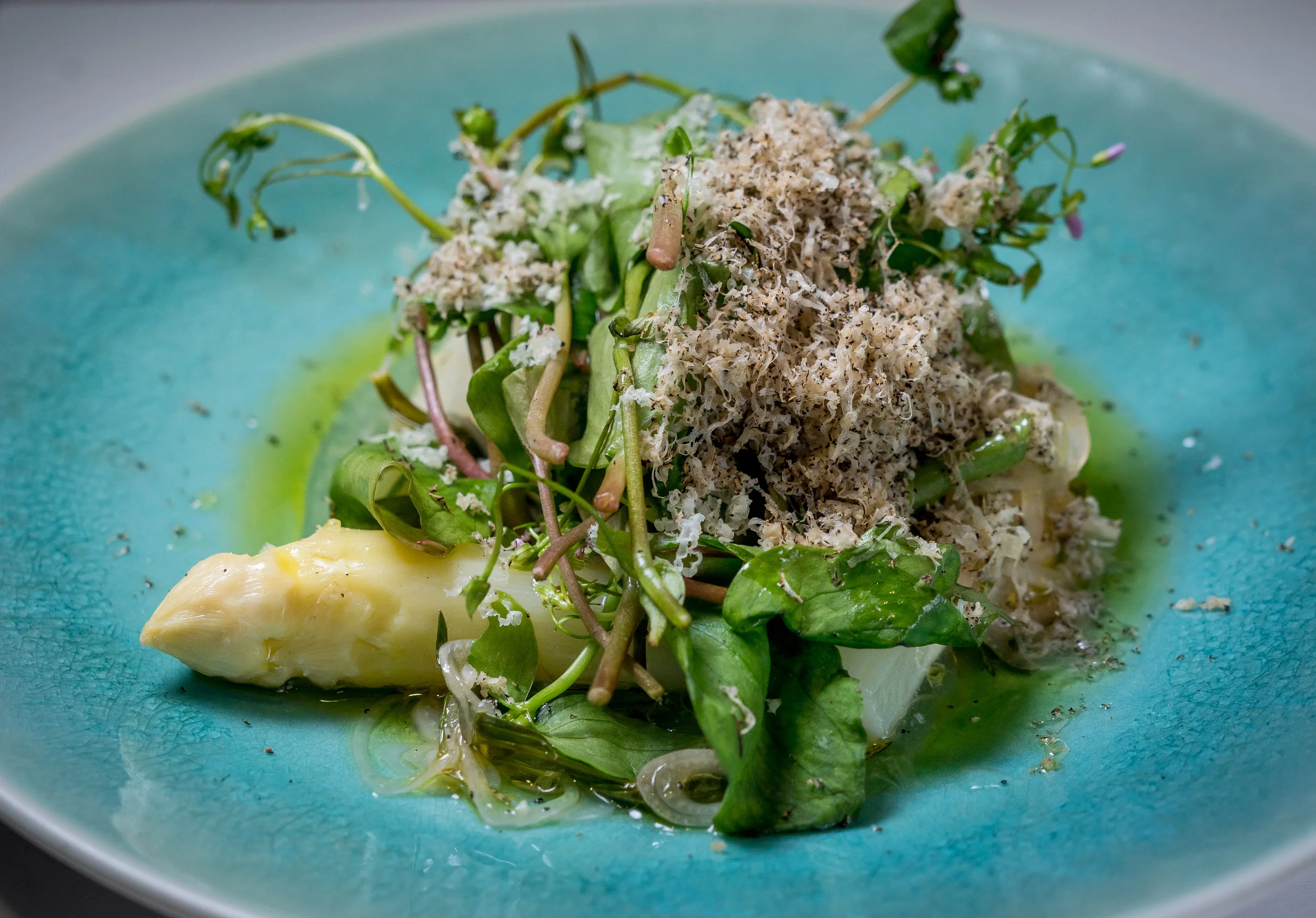 White Asparagus with Summer Truffle