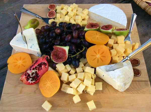 Food_Cheese_Board_with_Fruit_IMG_0398.jpg