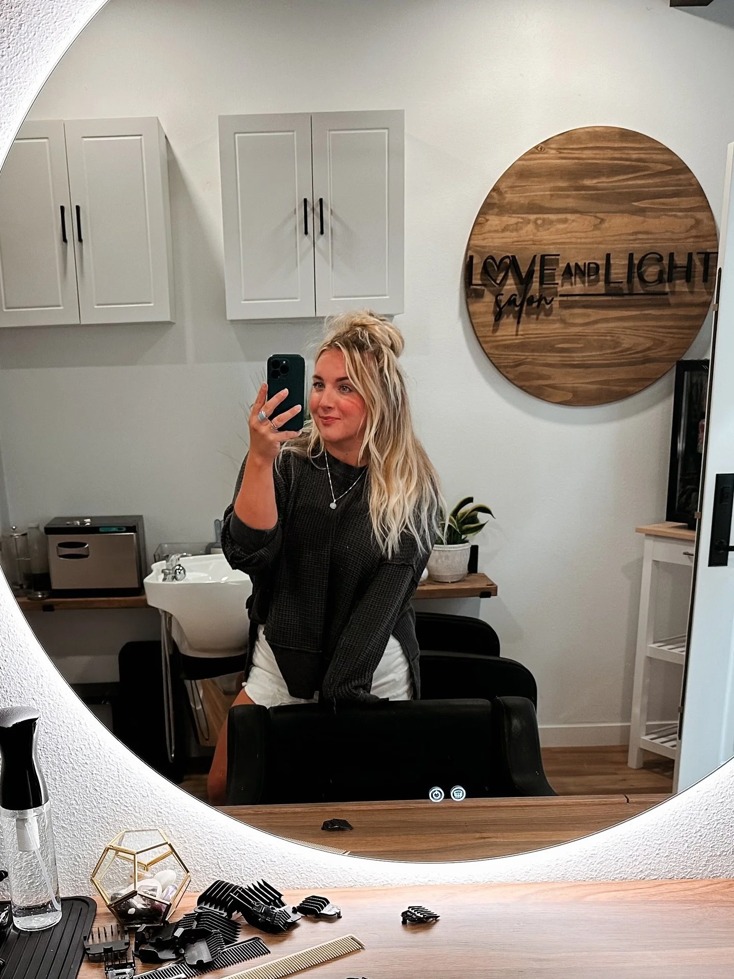 Reminders for today 🤍✨.
✨ You’re allowed to take up space.
✨ You don’t have to earn rest.
✨ Your dream life is already on its way.
.
.
.
.
.
#lakestevenshair #snohomishcounty #healthymindandbody #healthymindhealthybody #lakestevens #sno