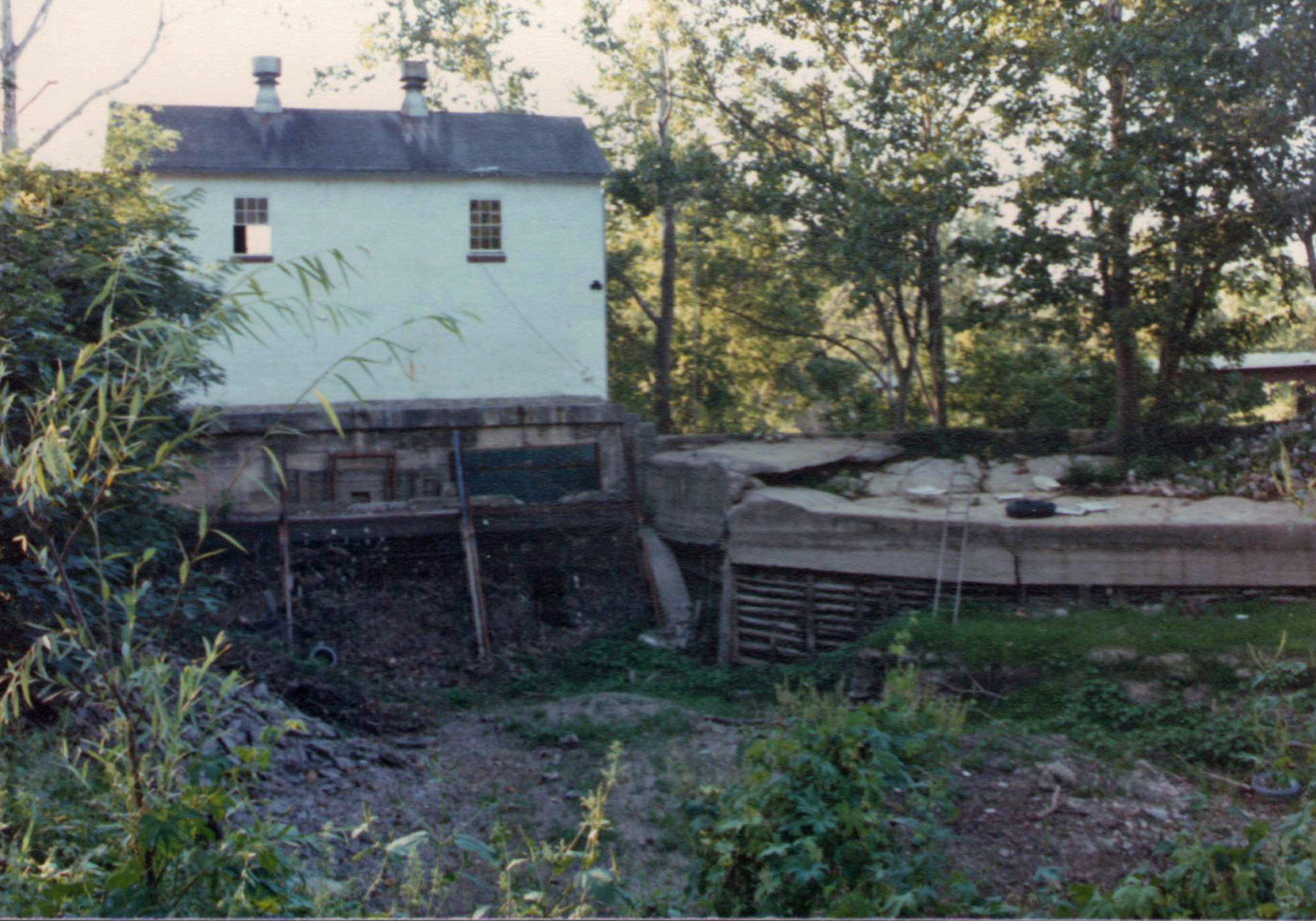 Britt Gilbert Dam Repair 1986 x.JPG