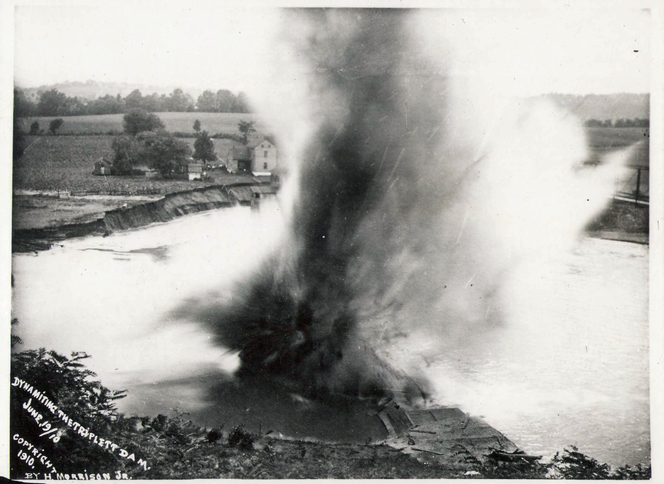 1910 dam dynamite.JPG