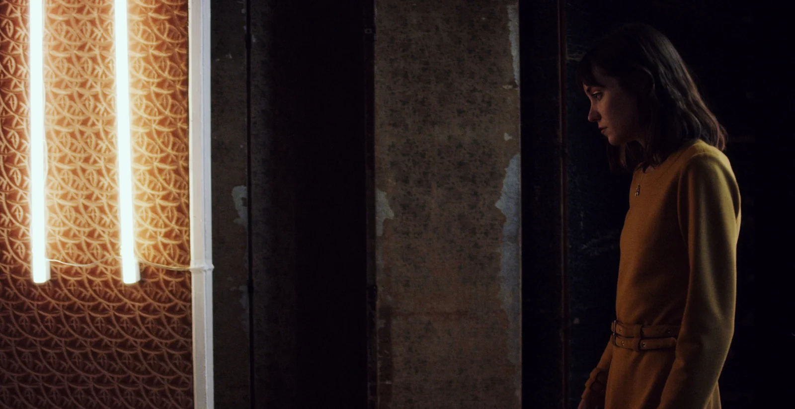 f428cf77e1716add-WildNothing-Still014.jpg