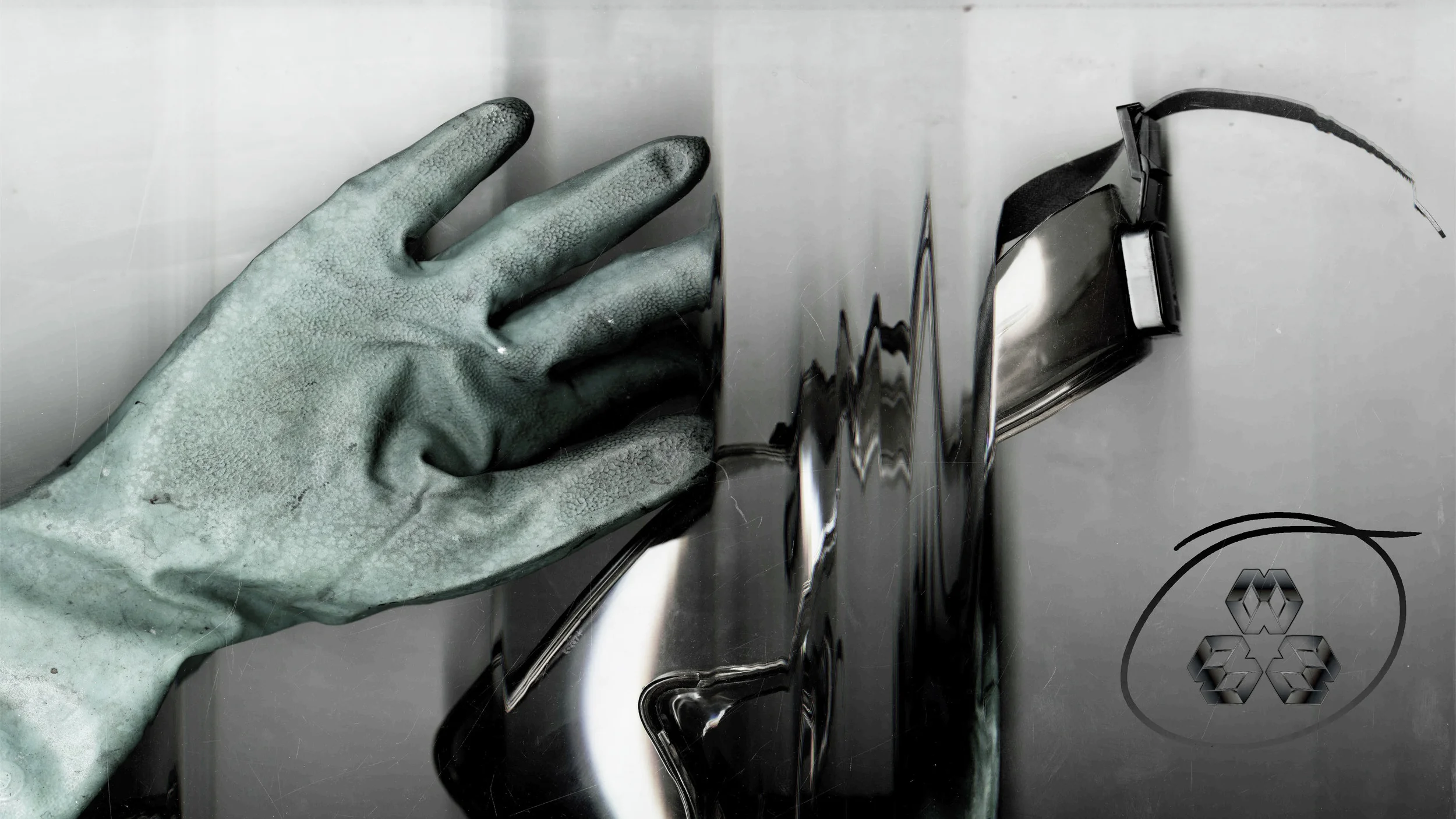 GLOVES 11.jpg