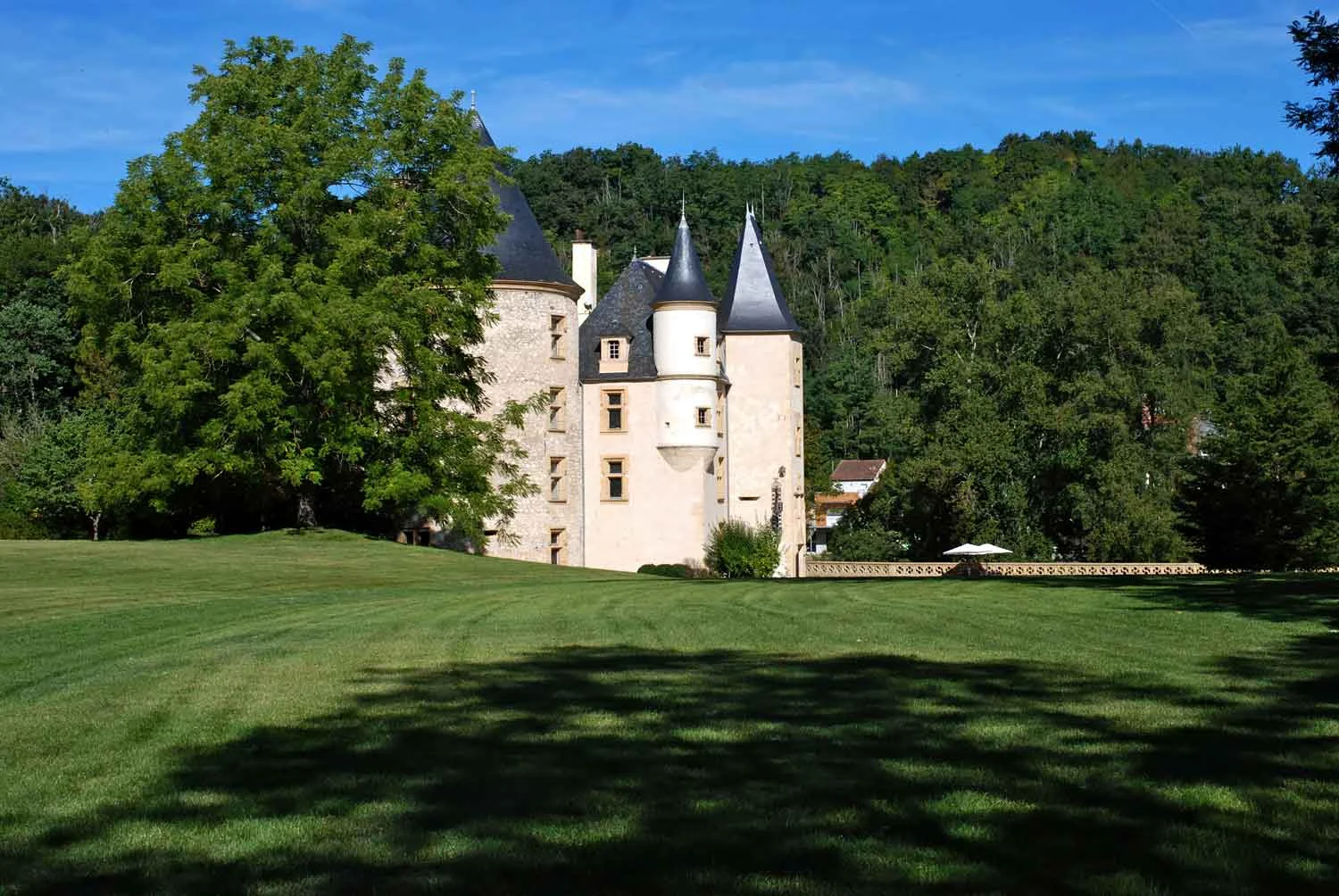 Chateau_Side.jpg
