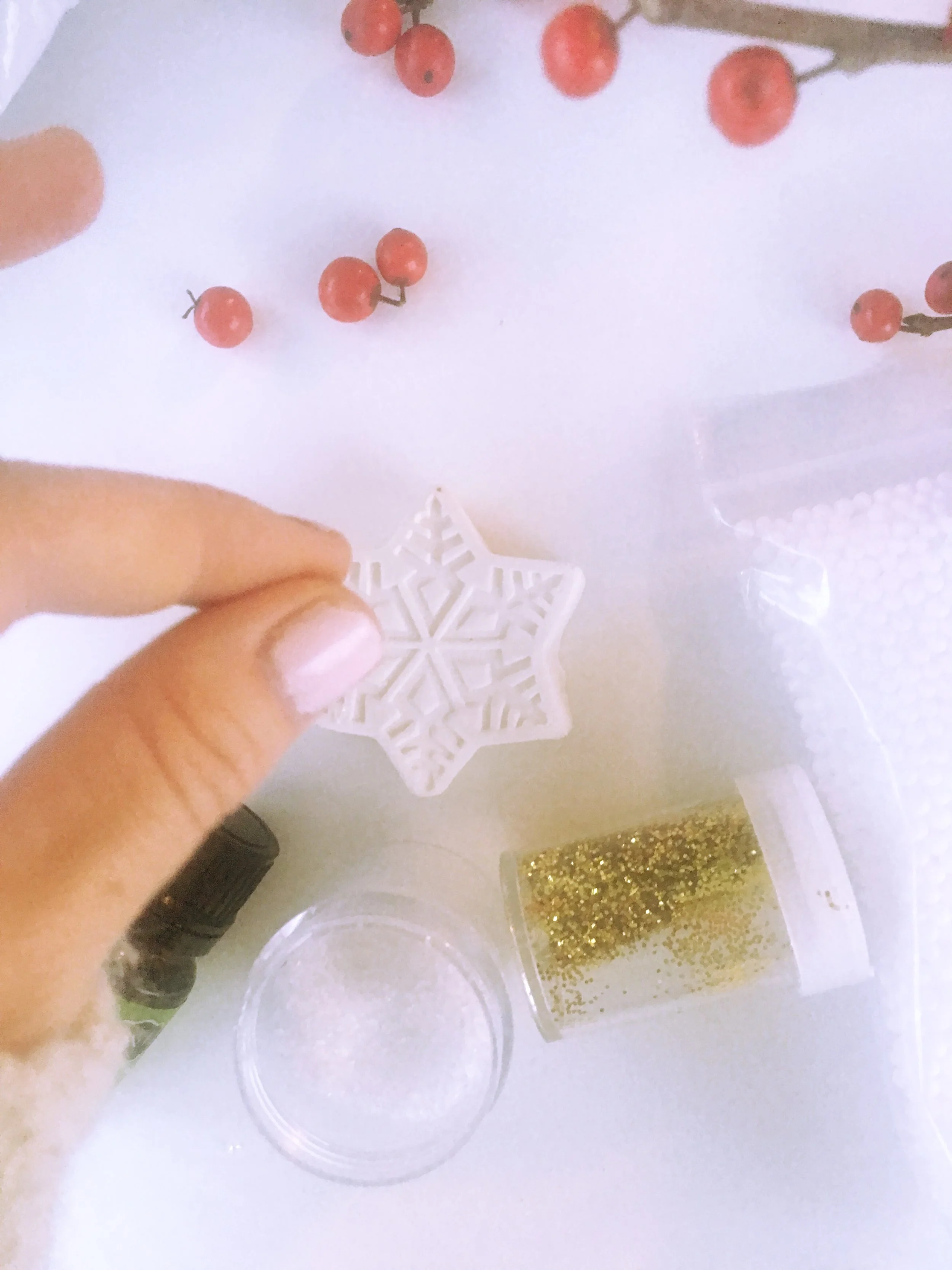 Snowflake ornament DIY5.jpg