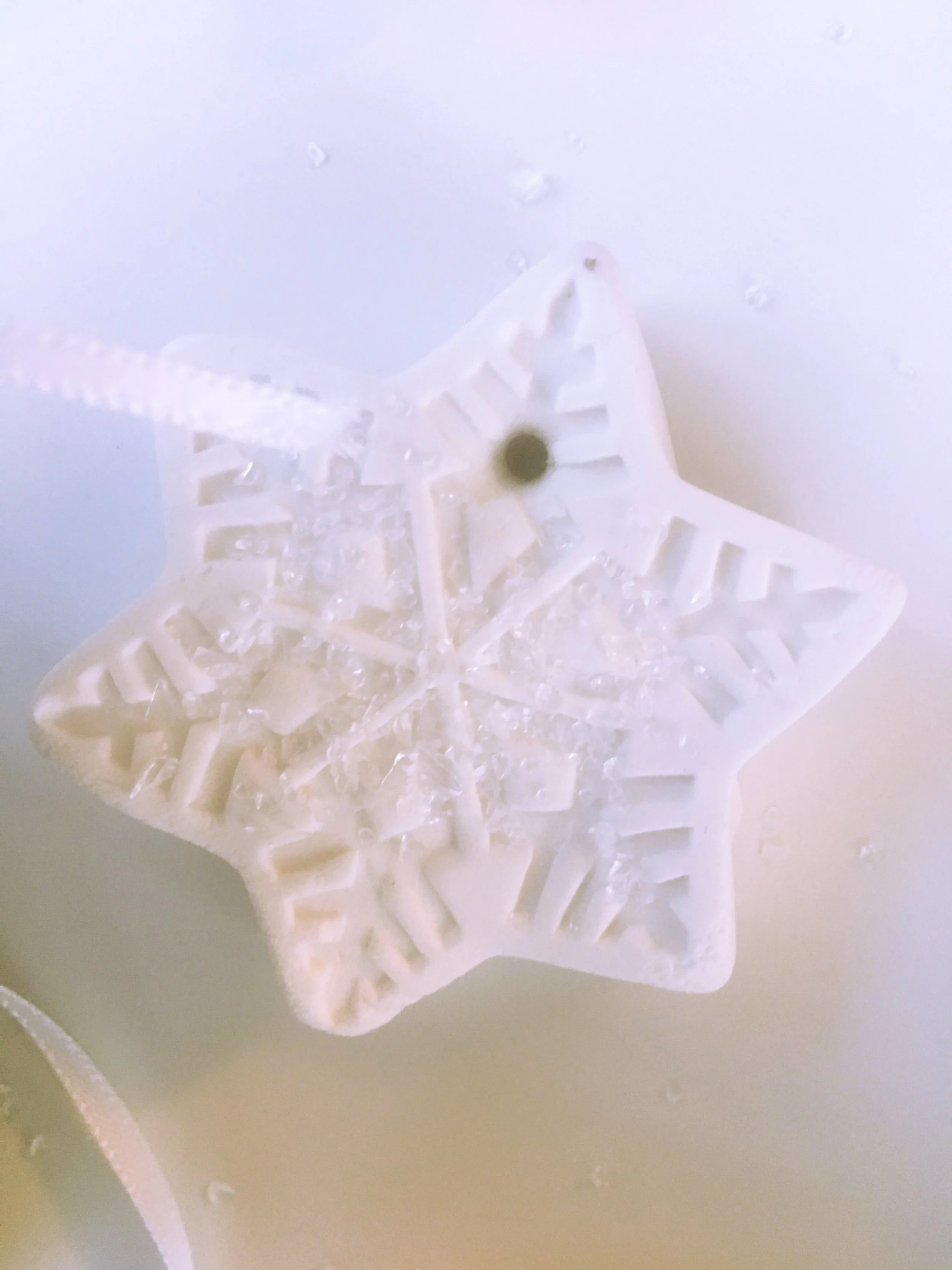 Snowflake ornament DIY12.jpg