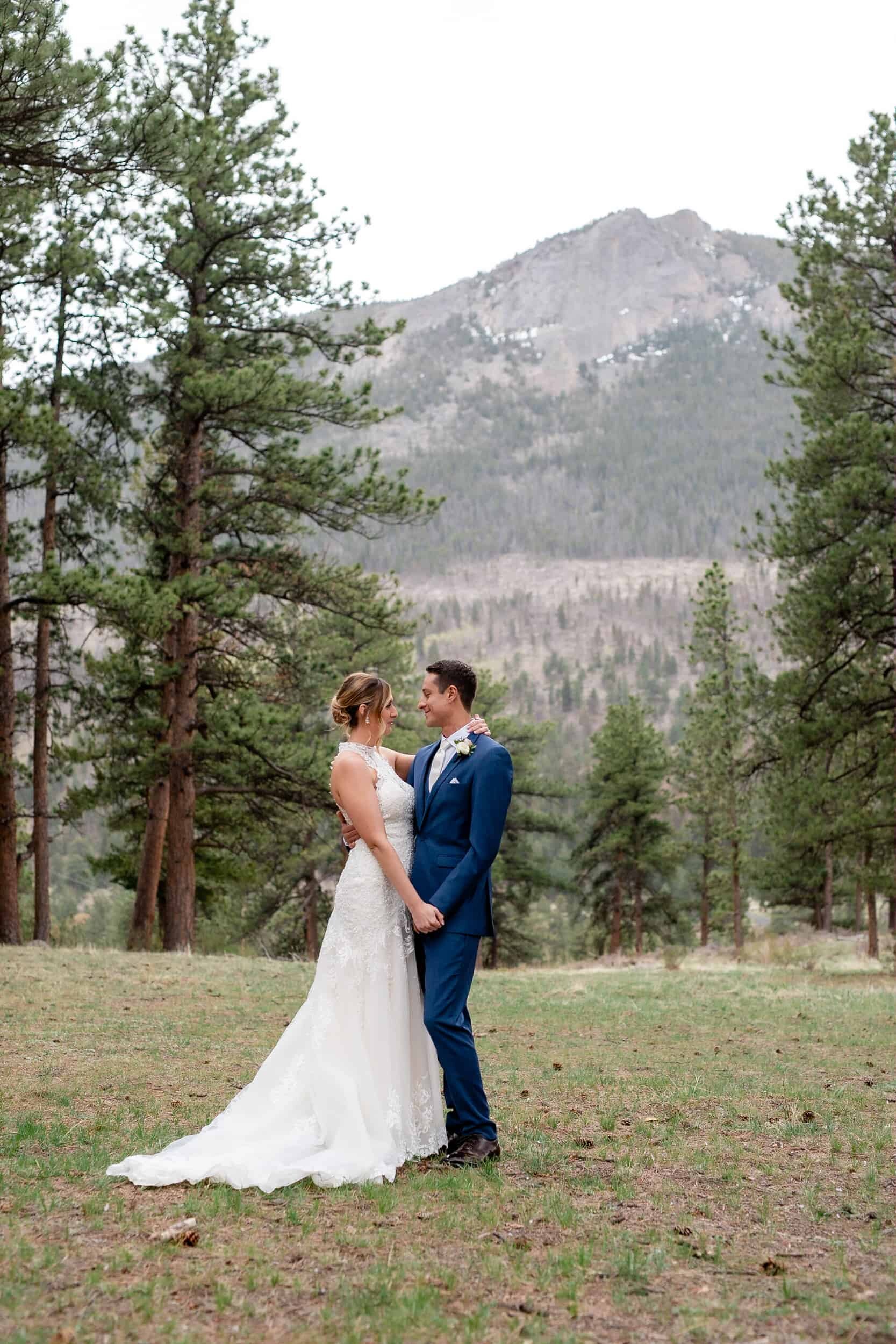 Della Terra Rocky Mountain Wedding | Kyle Loves Tori Photography