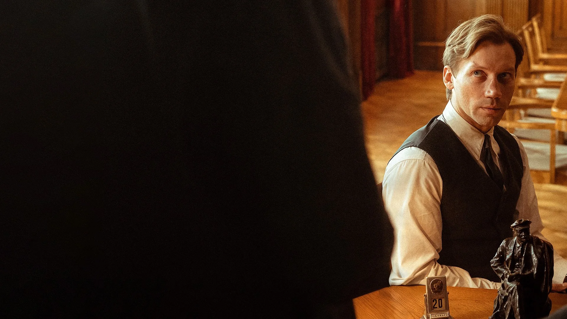 TVÅ ÅKLAGARE (1920x1080, clean).jpg