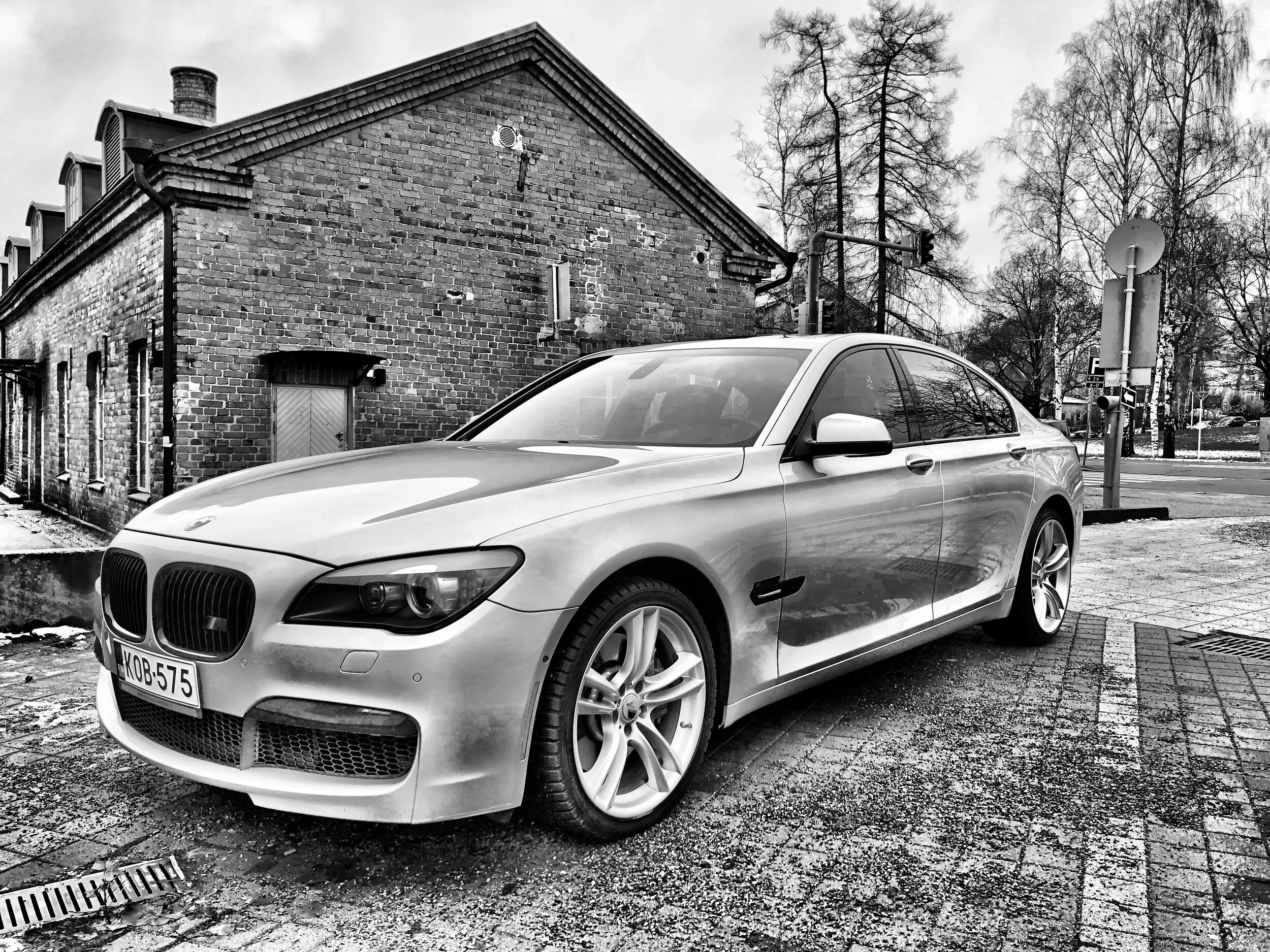 BMW 750 M-Sport 2011